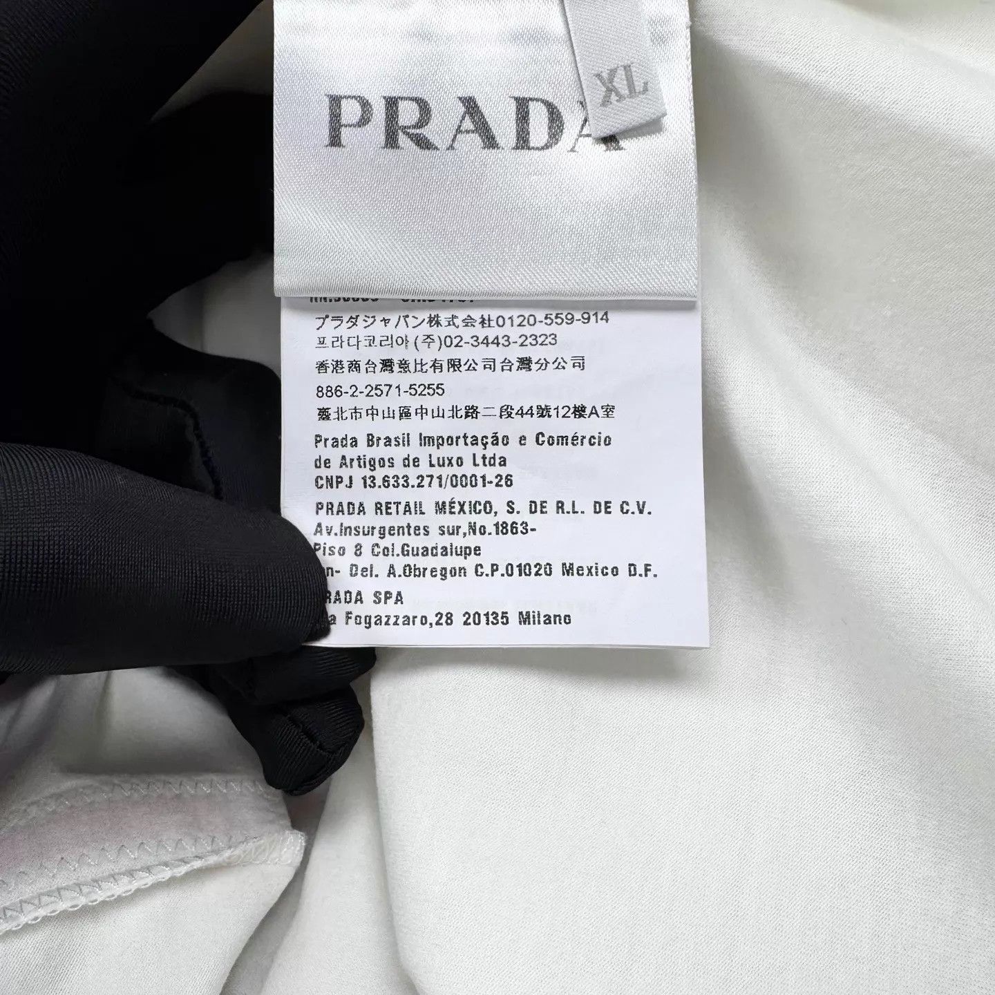 Prada Prada white color blocked nylon logo short XL unisex rare Size US XL / EU 56 / 4 - 4 Thumbnail