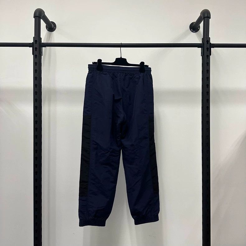 Balenciaga Balenciaga size m SS22 Sporty B embroidered logo nylon pane Size US 30 / EU 46 - 2 Thumbnail