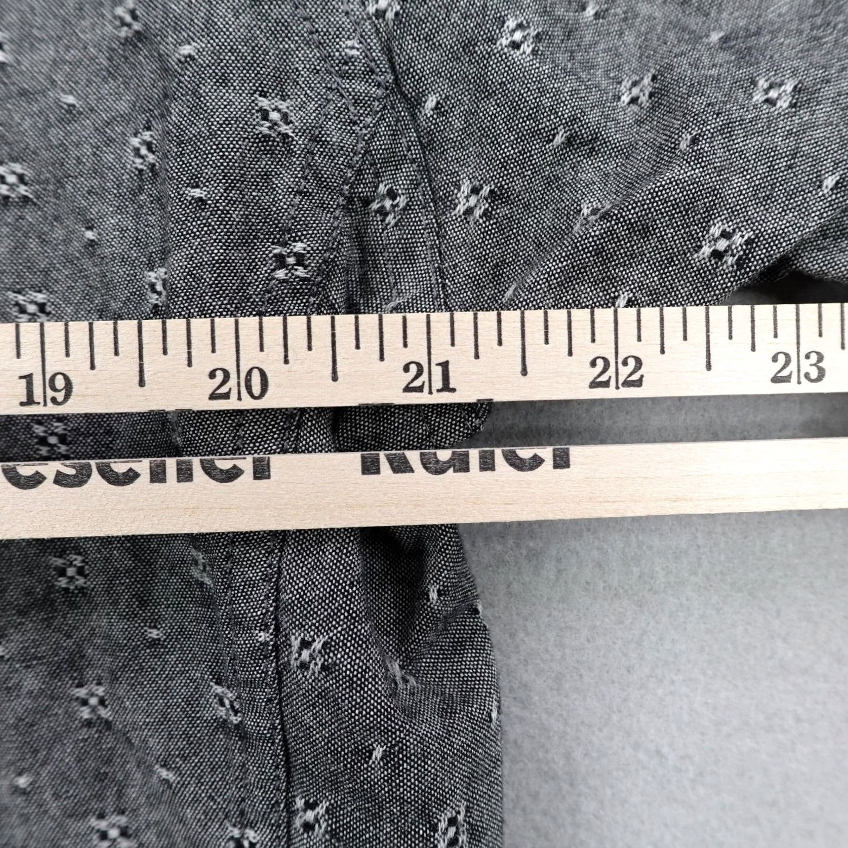 Vintage Descendant Of Thieves Shirt Mens XL Gray Chambray Geometric Limited Edition Casual Summer Casual Mens XL Gray Chambray Geometric Limited Edition Shirt Size US XL / EU 56 / 4 - 4 Thumbnail