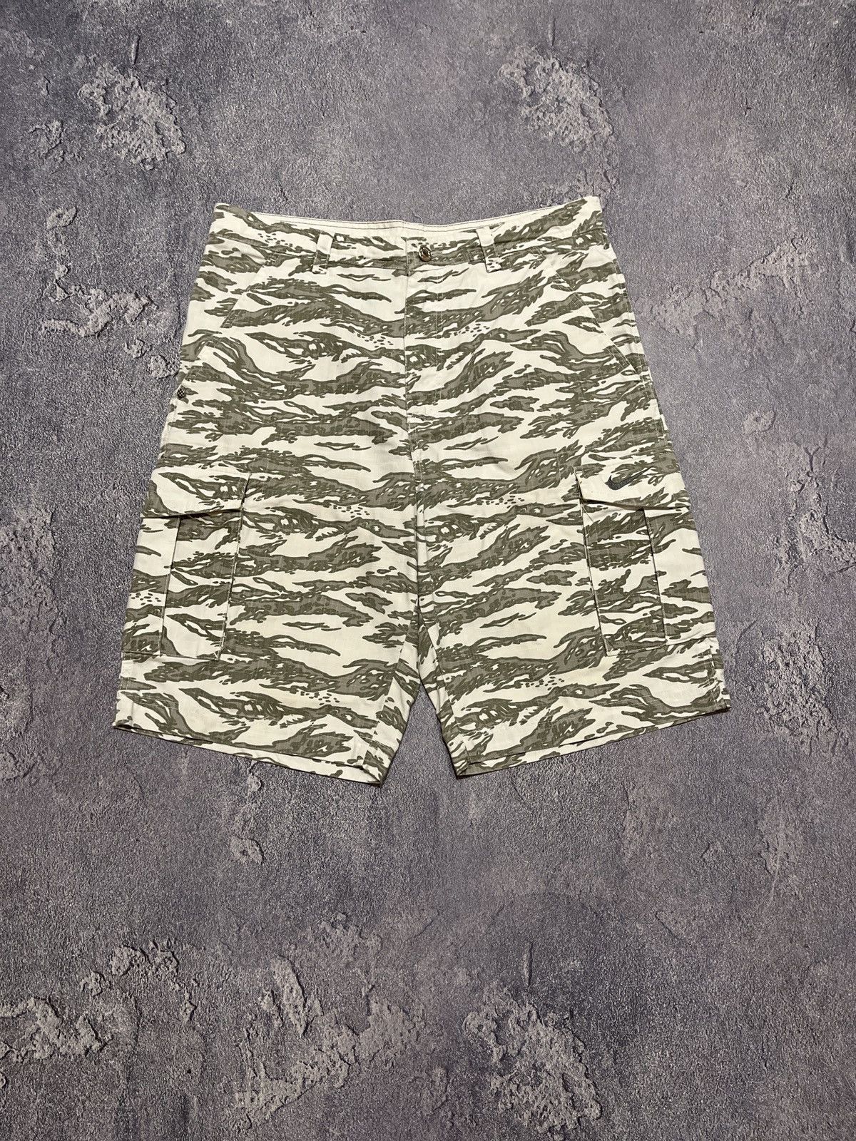 Nike × Vintage Vintage Y2k Nike Ronaldinho 10 Shorts Football Soccer Hype Size US 34 / EU 50 - 2 Thumbnail