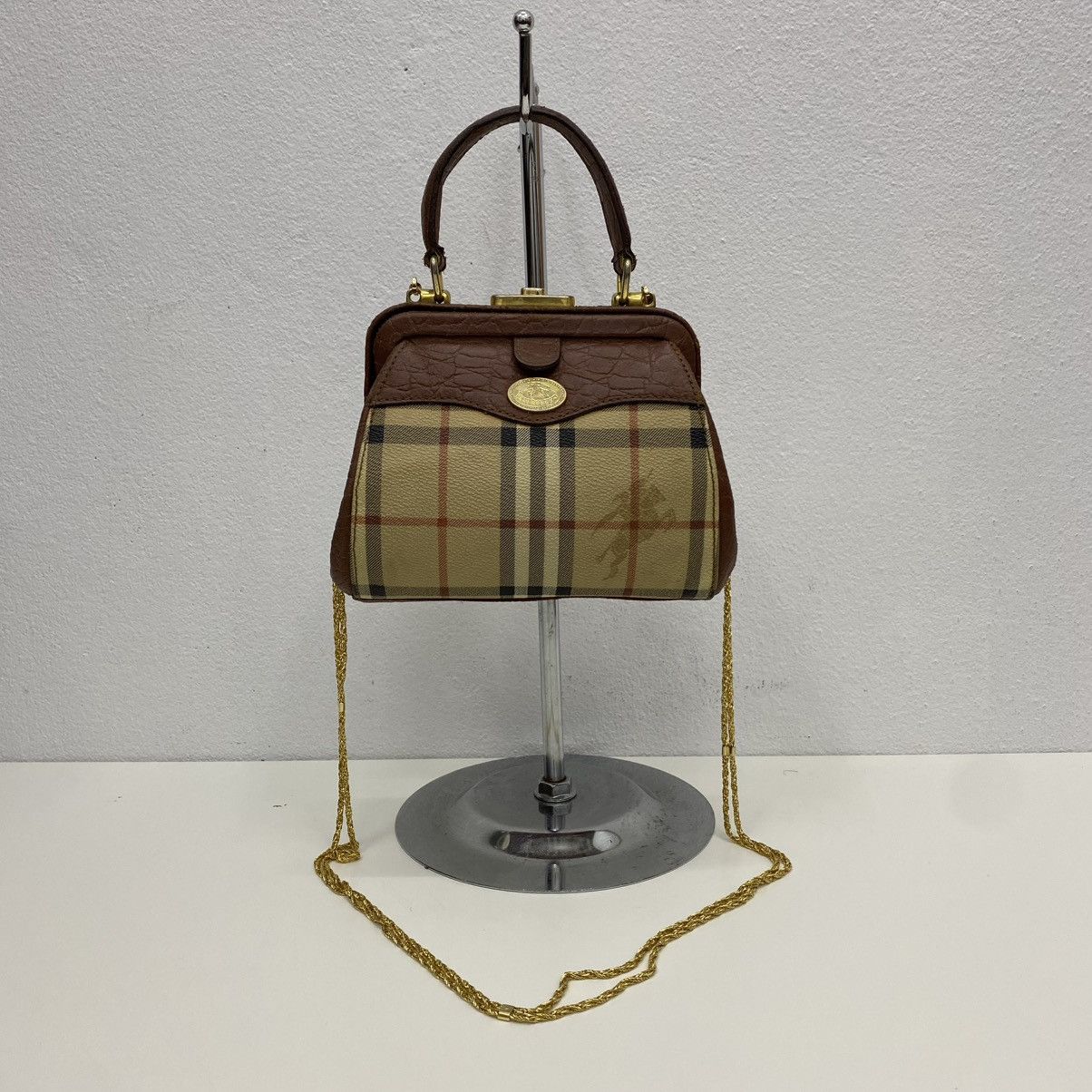 Burberry ‼️LASTDROP‼️ AUTHENTIC BURBERRY HANDBAG WITH CHAIN Size ONE SIZE - 1 Thumbnail