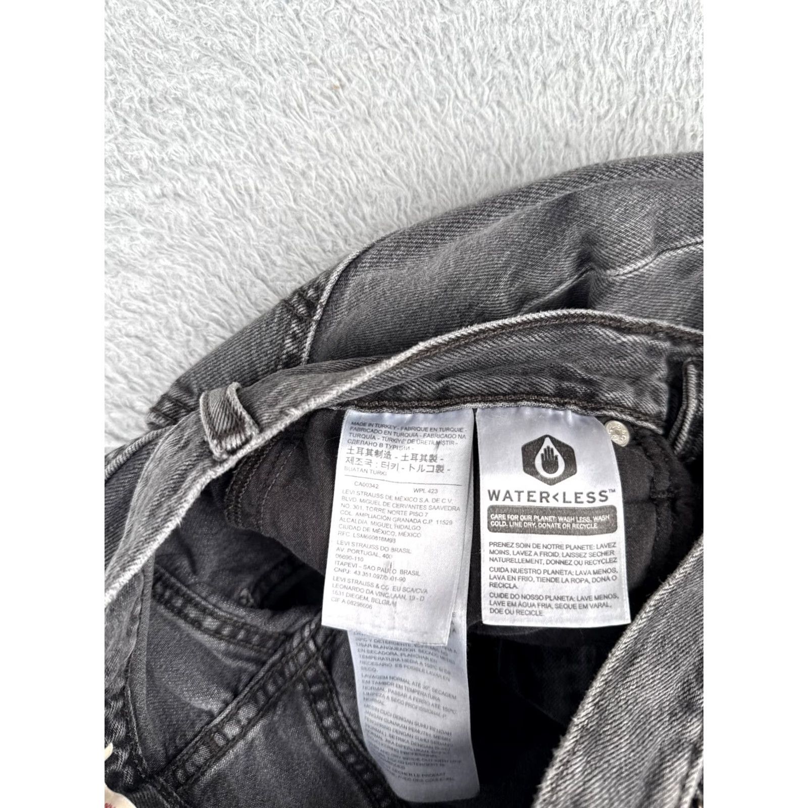Levi's Levi's Jeans Womens 24 Black Denim Premium 70s High Flare Distressed 24x29 Jeans Size 42" / US 20 - 7 Thumbnail