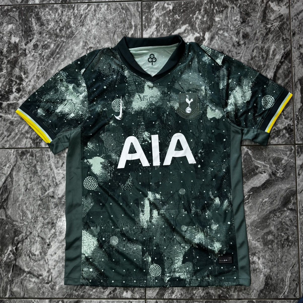 Nike Tottenham Hotspur 24/25 Size L Size US L / EU 52-54 / 3 - 1 Thumbnail