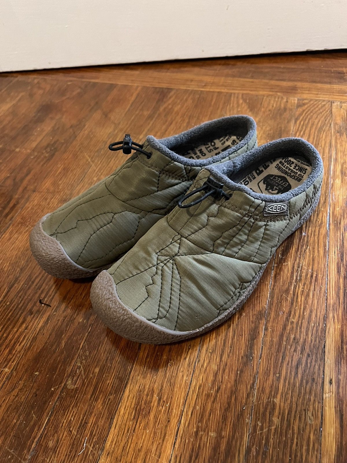 KEEN Keen Slip On Size US 9 / EU 42 - 1 Thumbnail