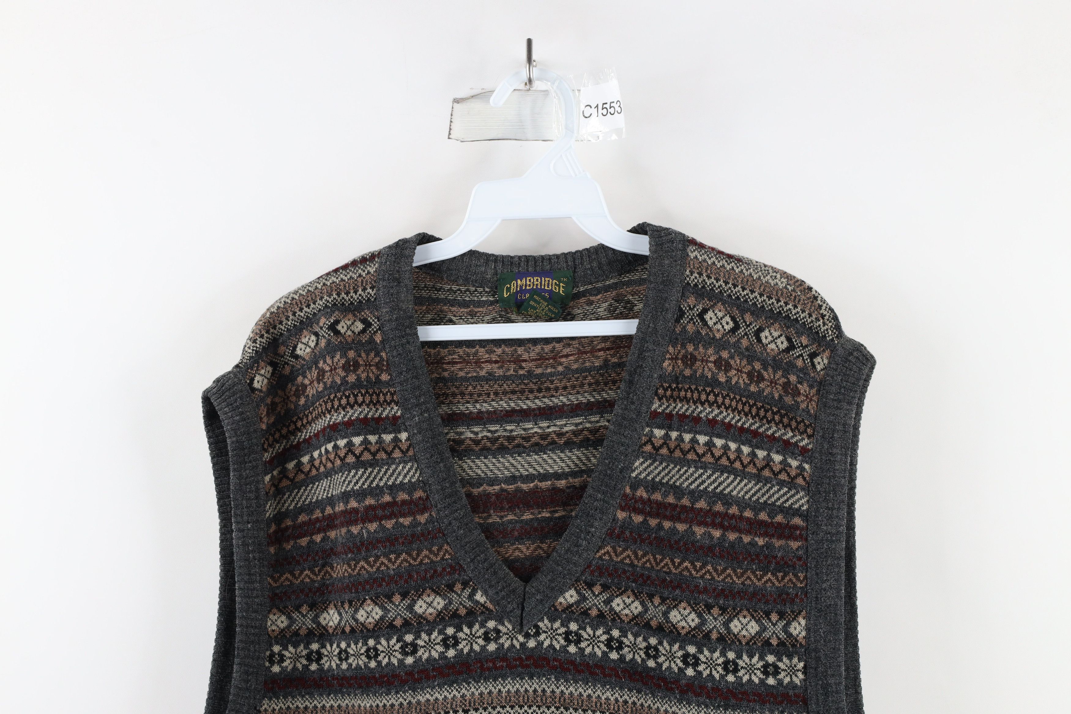 Vintage Vintage 90s Streetwear Rainbow Fair Isle Knit Sweater Vest Size US XL / EU 56 / 4 - 2 Thumbnail
