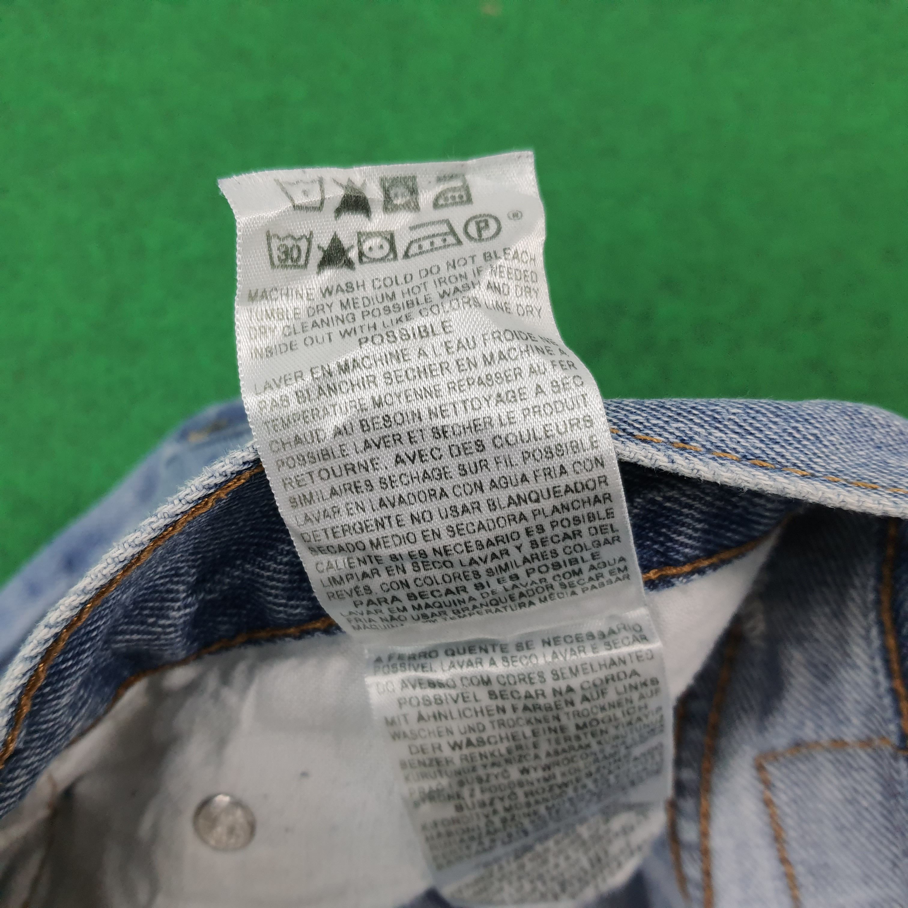 Levi's Vintage Levi's 550 90s Distressed Light Wash Jeans C272N7 Size US 36 / EU 52 - 9 Thumbnail
