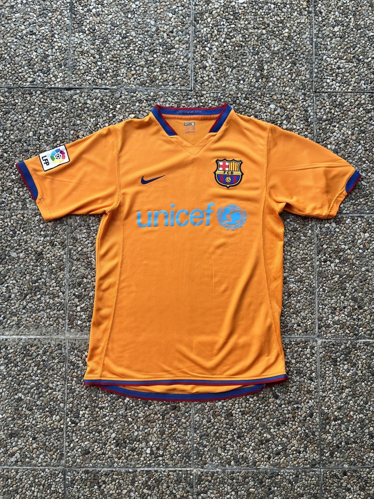2006/07 Nike FC Barcelona Football Kit Jersey Orange Away