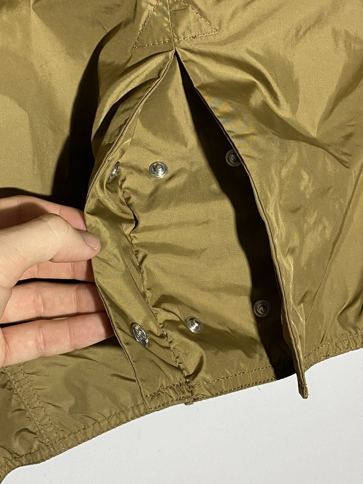Moncler Moncler Nylon Gold Old Money Vibes Authentic Jacket Size US M / EU 48-50 / 2 - 15 Thumbnail