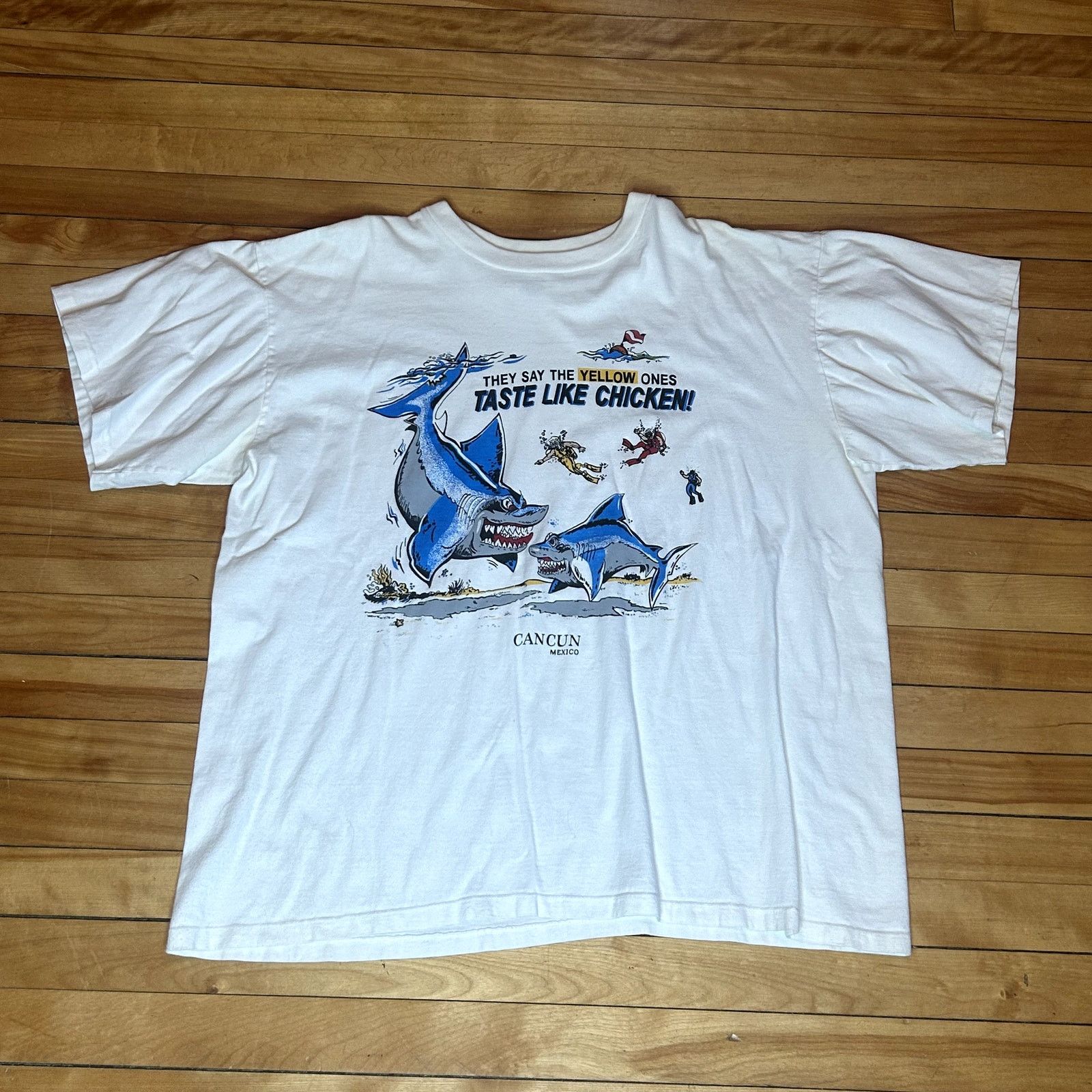 Vintage Vintage 90s Shark Graphic T-Shirt XXL Size US XXL / EU 58 / 5 - 1 Thumbnail