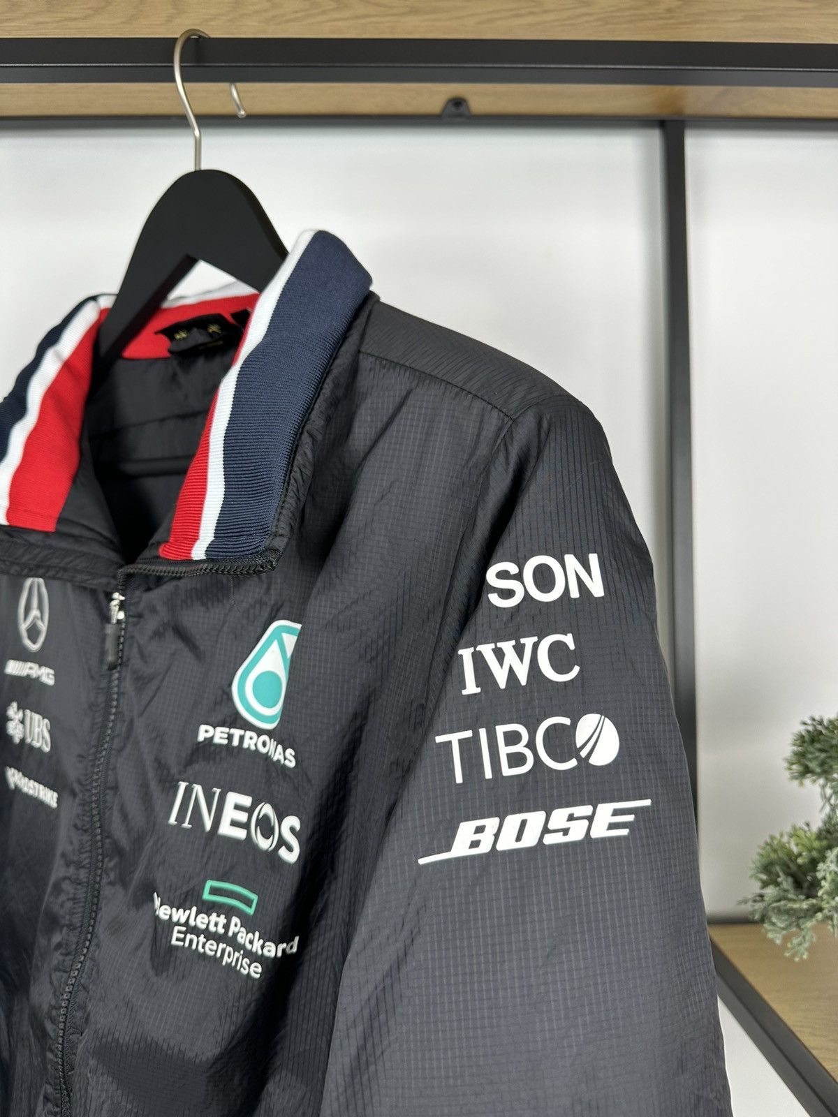 Mercedes-Benz Mercedes AMG Petronas Racing F1 jacket Team Formula 1 Benz S Size US S / EU 44-46 / 1 - 7 Thumbnail