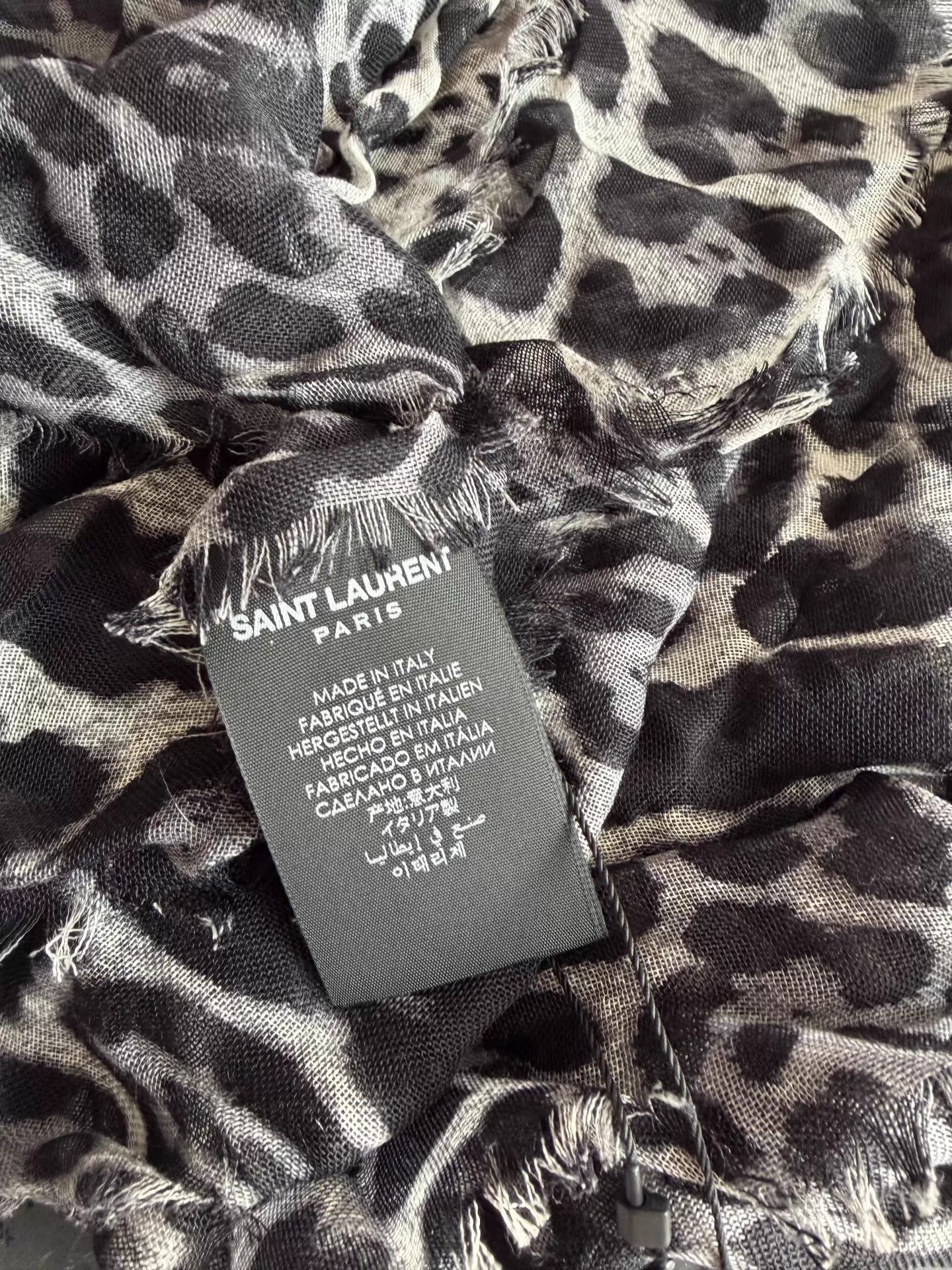 Saint Laurent Paris Saint Laurent leopard print shawl Ｑ23 Size US M / EU 48-50 / 2 - 8 Thumbnail