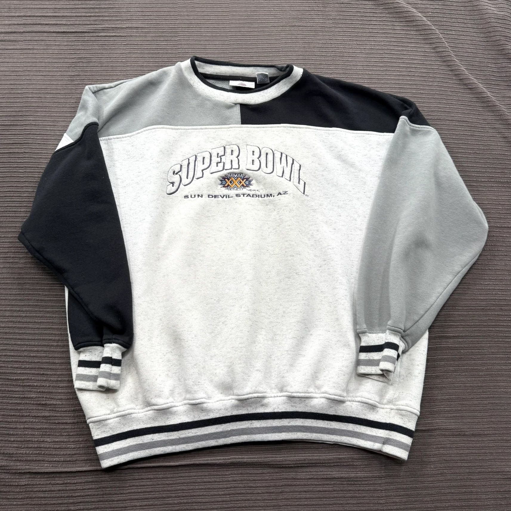 Vintage VINTAGE Antigua Super Bowl XXX Sweatshirt Mens 2XL Gray Black Crewneck Pullover Stadium 90s Sports Fan Apparel Size US XXL / EU 58 / 5 - 2 Thumbnail
