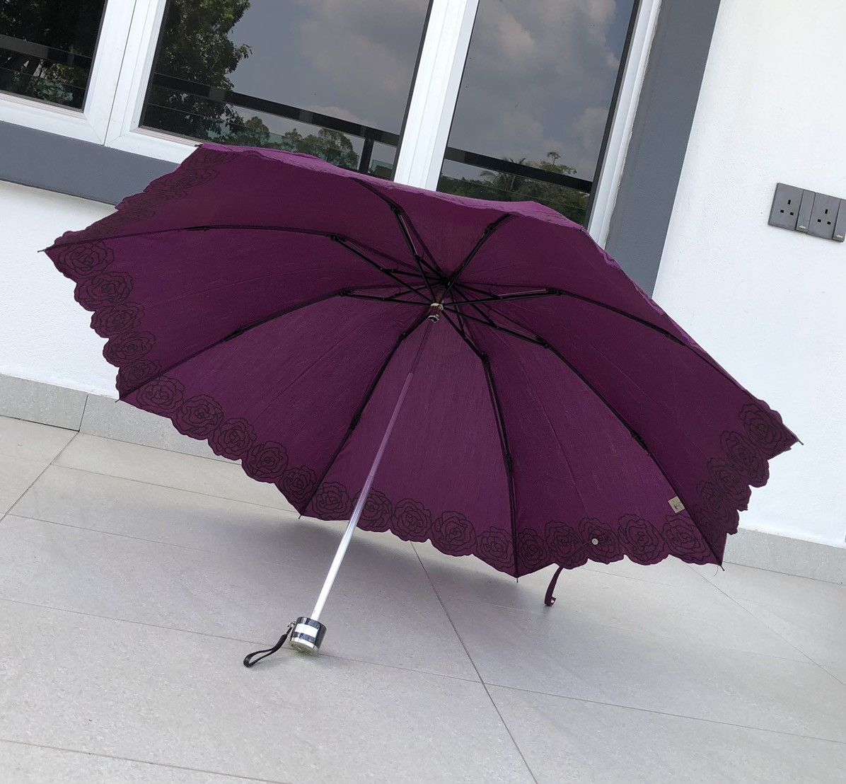 Yves Saint Laurent Saint Laurent Rose Pattern Folding Parasol Monogram YSL Size ONE SIZE - 1 Thumbnail