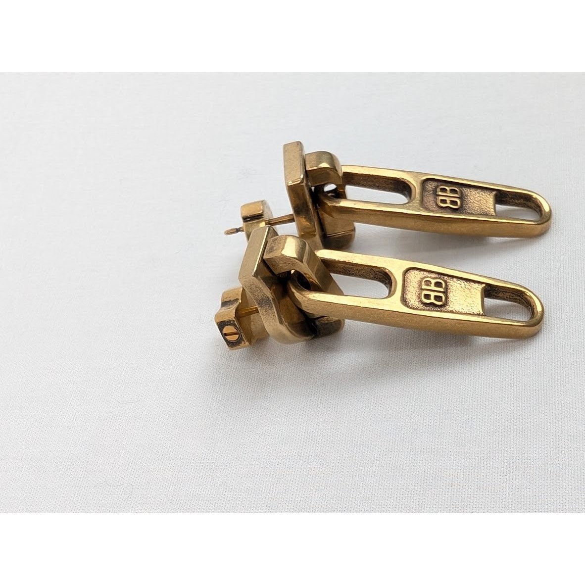 Balenciaga o1rshd1 Size: OS / Women's Zip Earrings Brass/Antique Gold Size ONE SIZE - 6 Thumbnail