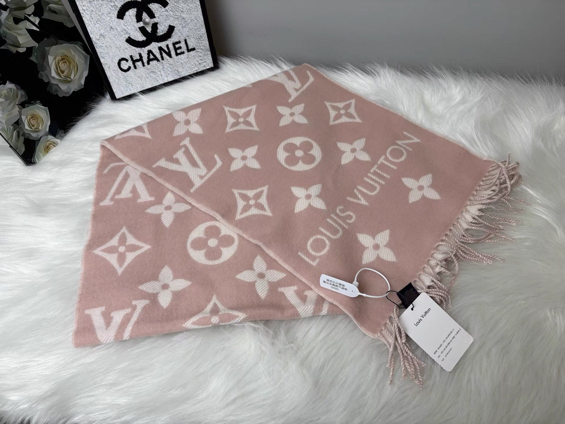 Louis Vuitton Louis Vuitton ESSENTIAL Wool Tassel Scarf K36 Size ONE SIZE - 5 Thumbnail