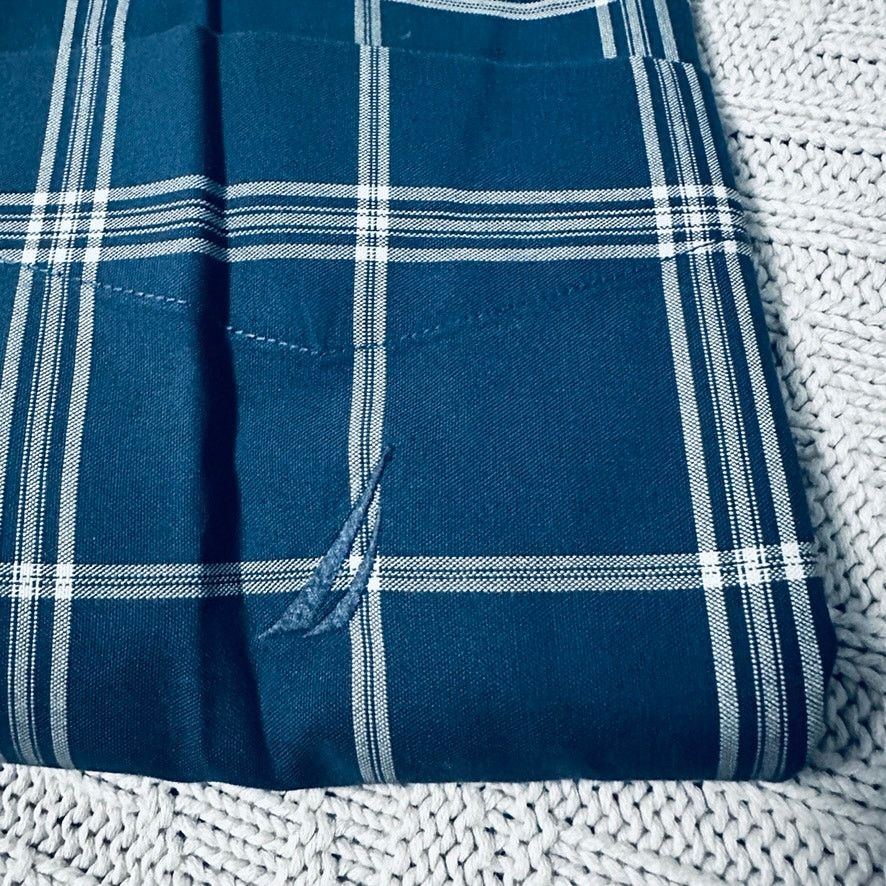 Nautica Nautica navy windowpane plaid button down shirt Size US L / EU 52-54 / 3 - 3 Thumbnail
