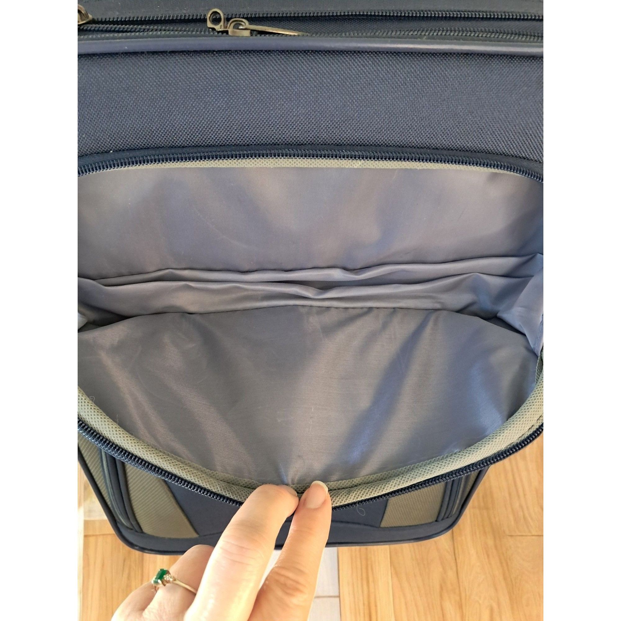 Other Elite 19.5 inch Carry -On Soft Side Lightweight Upright Lugg Size ONE SIZE - 3 Thumbnail