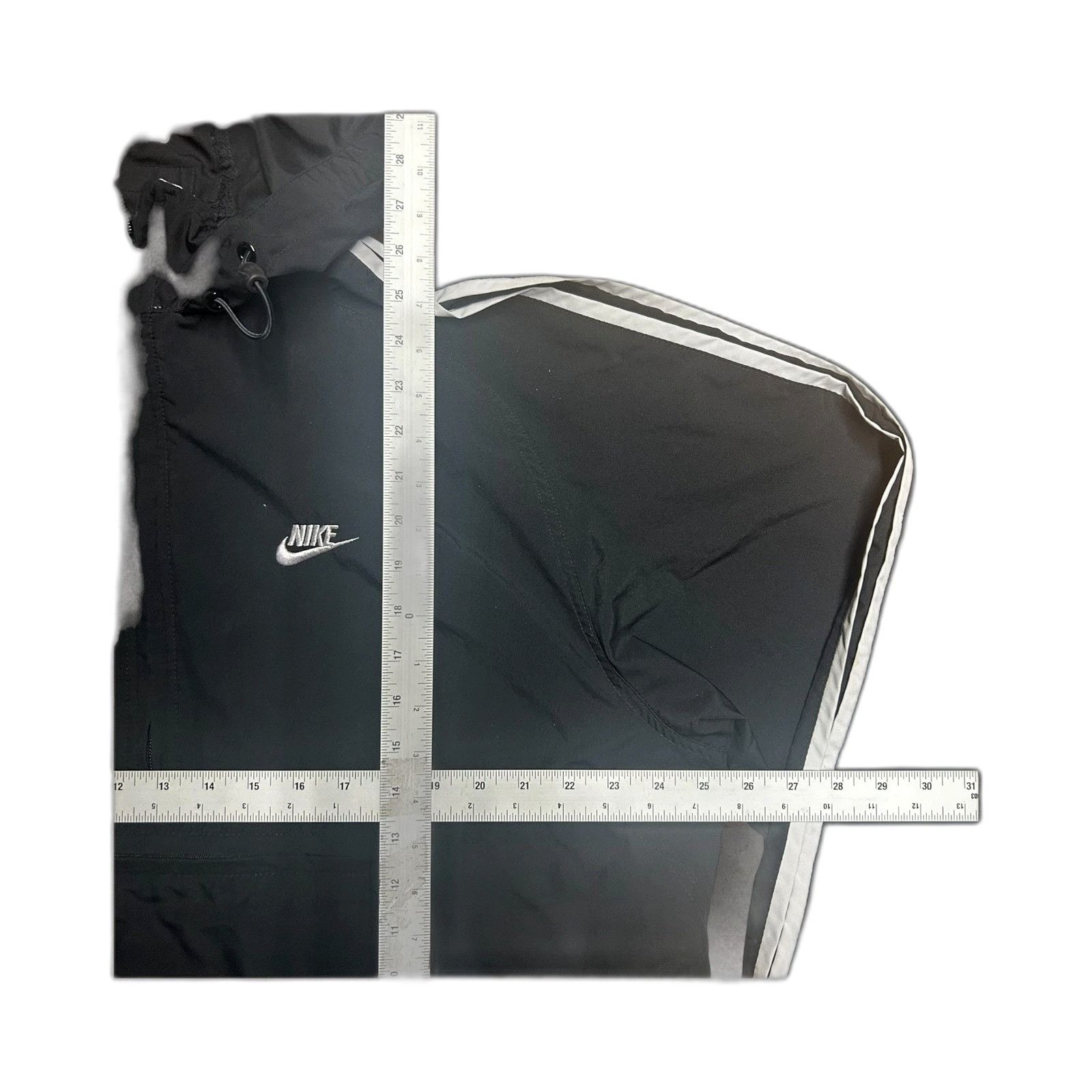 Nike Vintage Nike Jacket Mens Large Black White Full Zip Windbrea Size US L / EU 52-54 / 3 - 4 Thumbnail