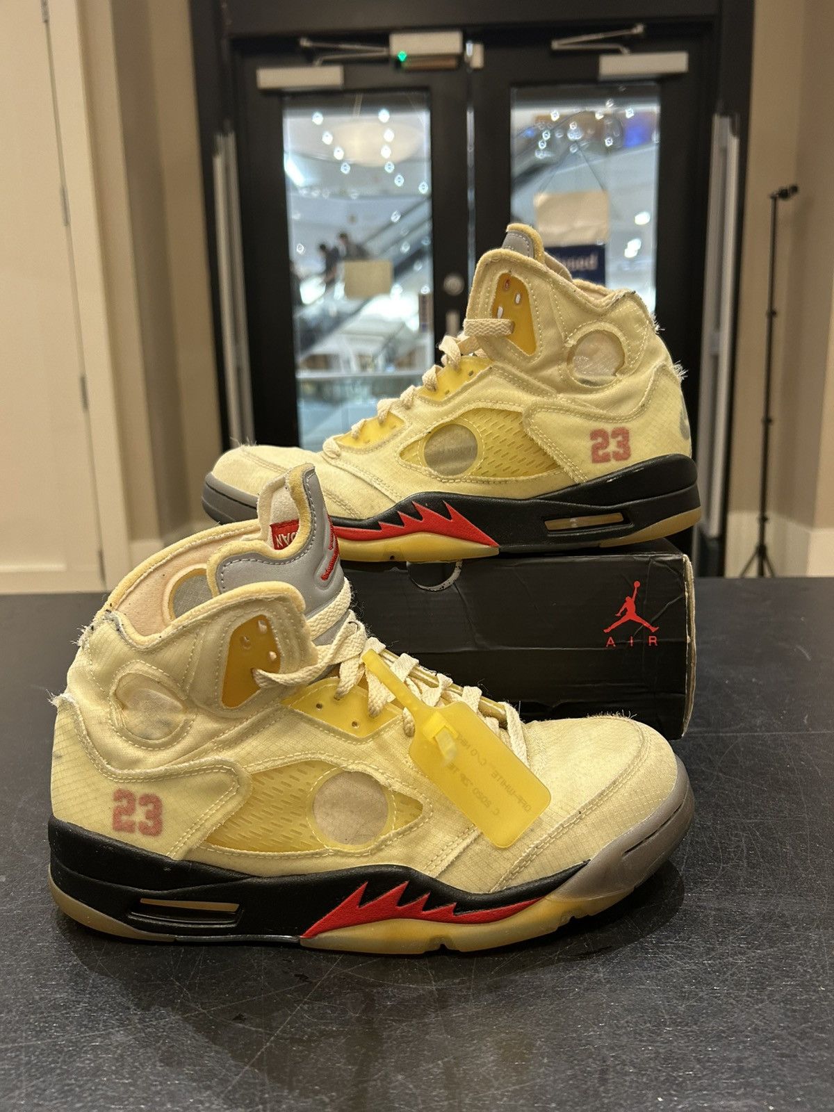 Jordan Brand Jordan 5 Retro ‘Off-White Sail’ Size US 8.5 / EU 41-42 - 1 Thumbnail