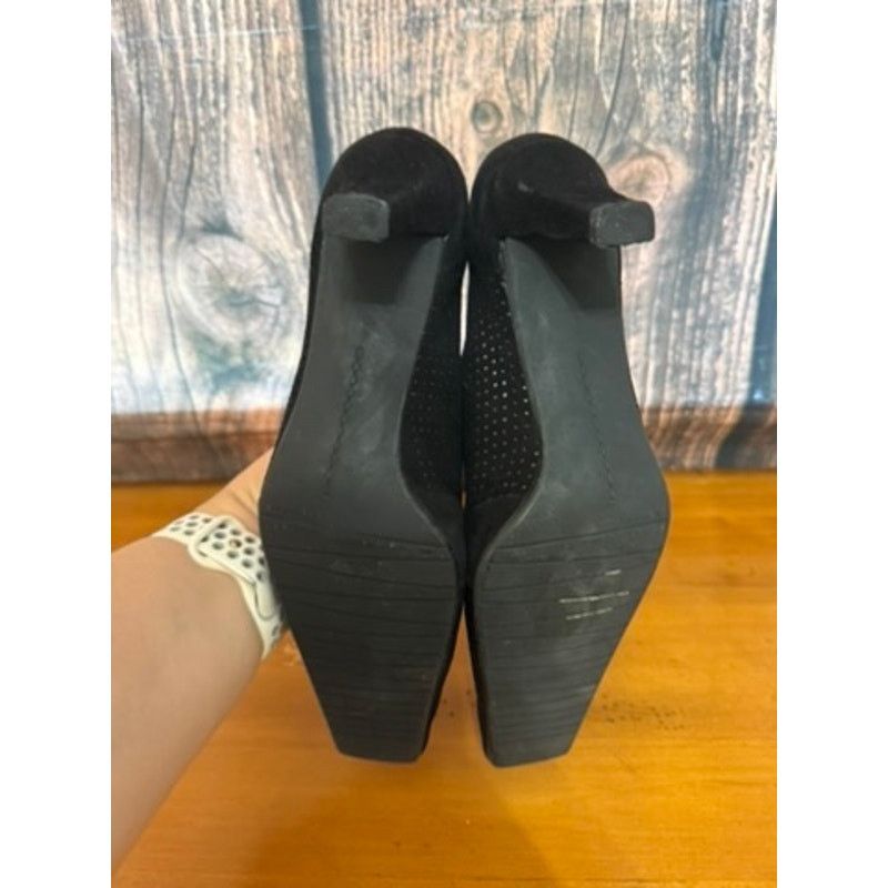Stuart Weitzman Stuart Weitzman Women's Black Suede Block Heel Pumps Size 7 Size US 7 / IT 37 - 8 Thumbnail
