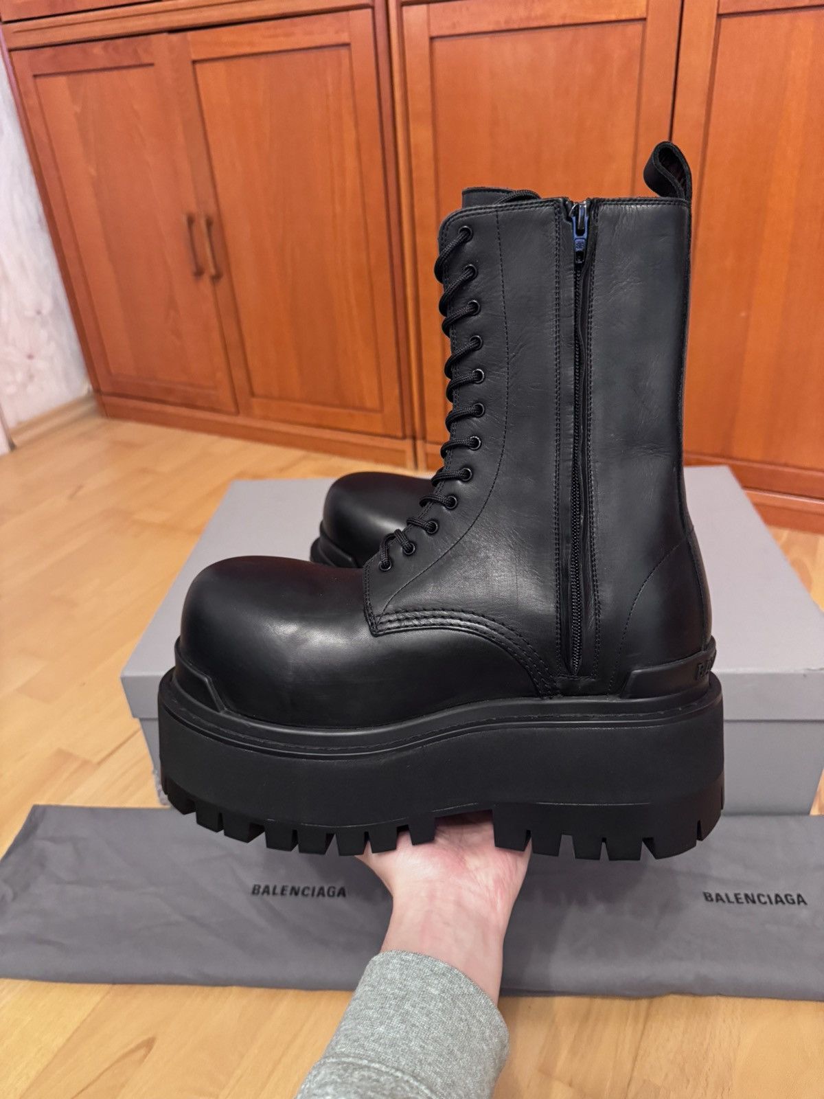 Balenciaga Balenciaga Calfskin 80 MM Platform Giant BB Boots Black Size US 11 / EU 44 - 5 Thumbnail