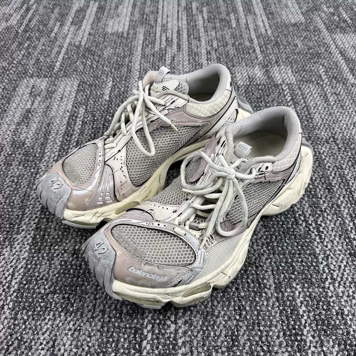 Balenciaga Balenciaga Stapler Distressed Dad Shoe Men 42 99 New Size US 9 / EU 42 - 1 Thumbnail