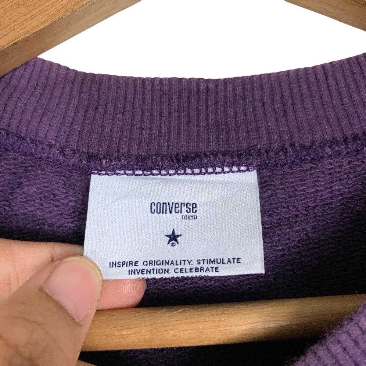 Converse CONVERSE TOKYO Center Logo Purple Sweatshirt #1469-C66 Size US M / EU 48-50 / 2 - 11 Thumbnail