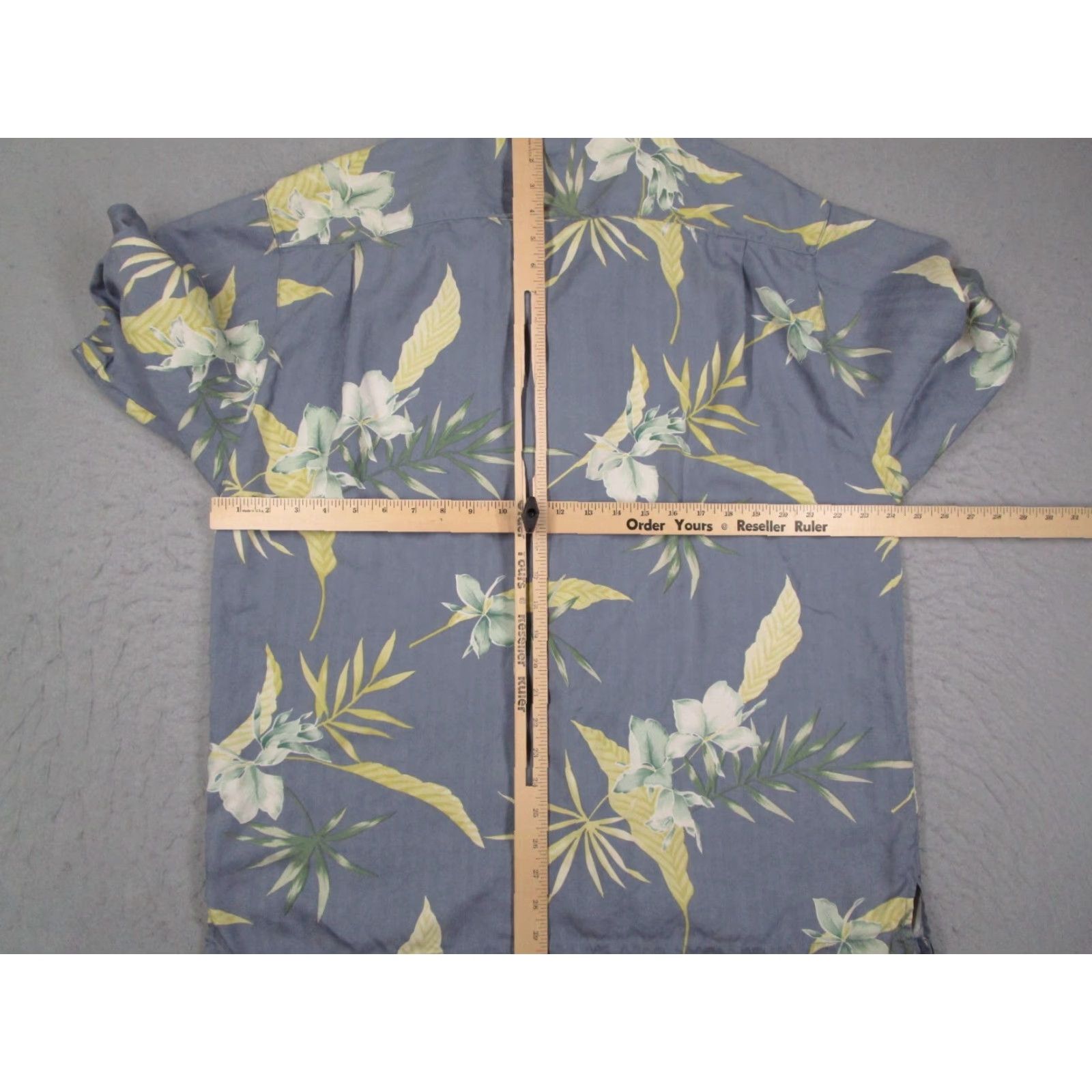 Tommy Bahama VINTAGE Tommy Bahama Shirt Men Large Blue Silk Floral Button Up Loop Collar Tiki Size US L / EU 52-54 / 3 - 5 Thumbnail