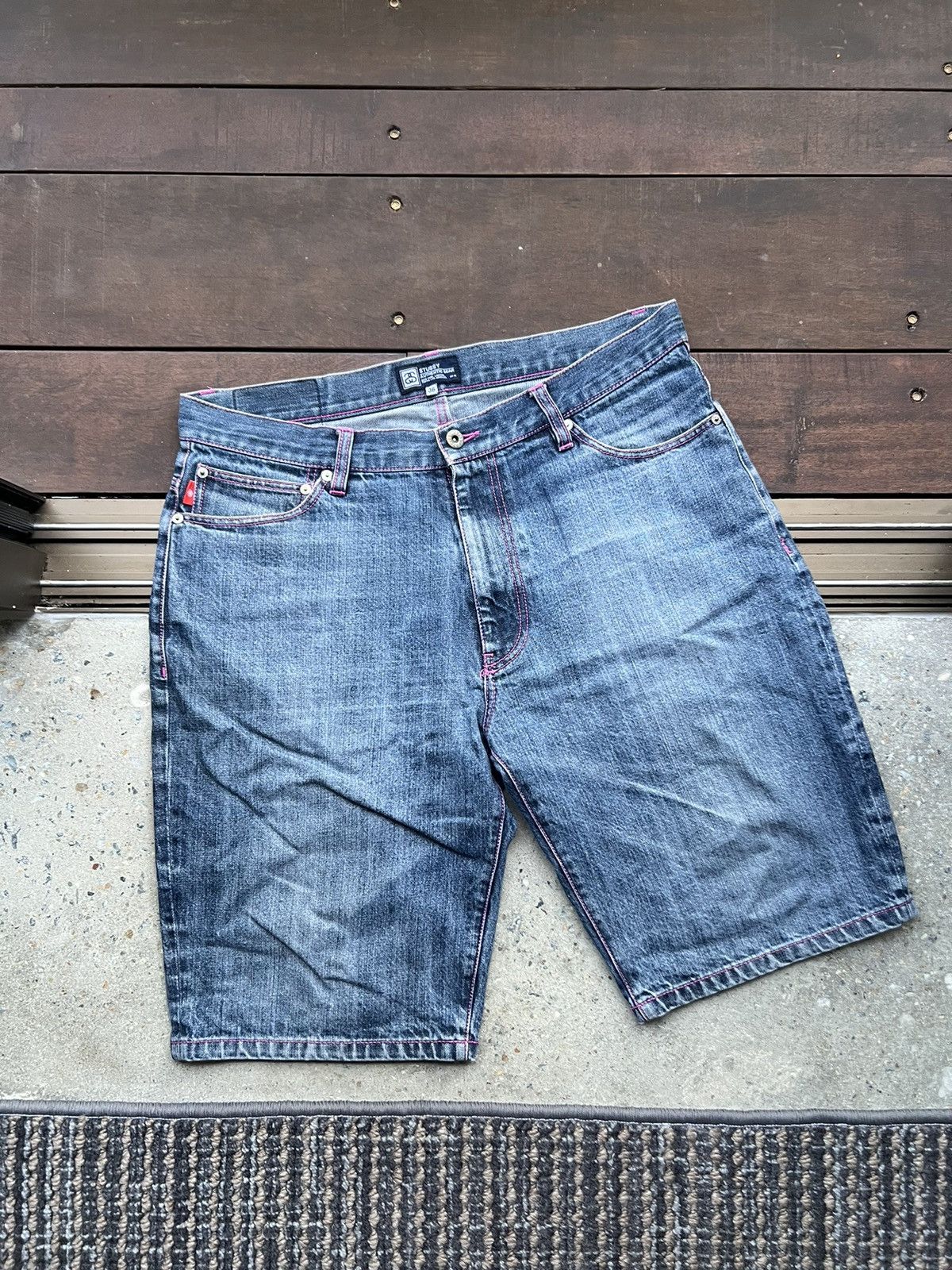 Stussy 00’s STUSSY SPELLOUT RARE BAGGY JEANS DENIM SHORTS Size US 36 / EU 52 - 2 Thumbnail