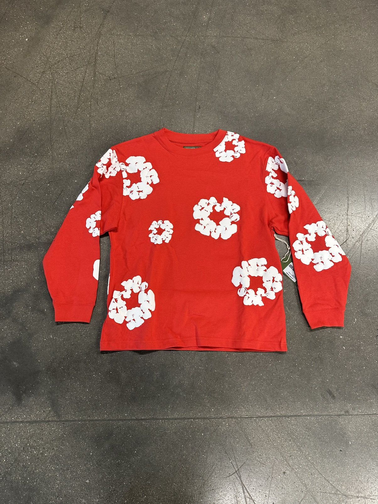 DENIM TEARS Denim tears wreath L/S red Size US L / EU 52-54 / 3 - 1 Thumbnail