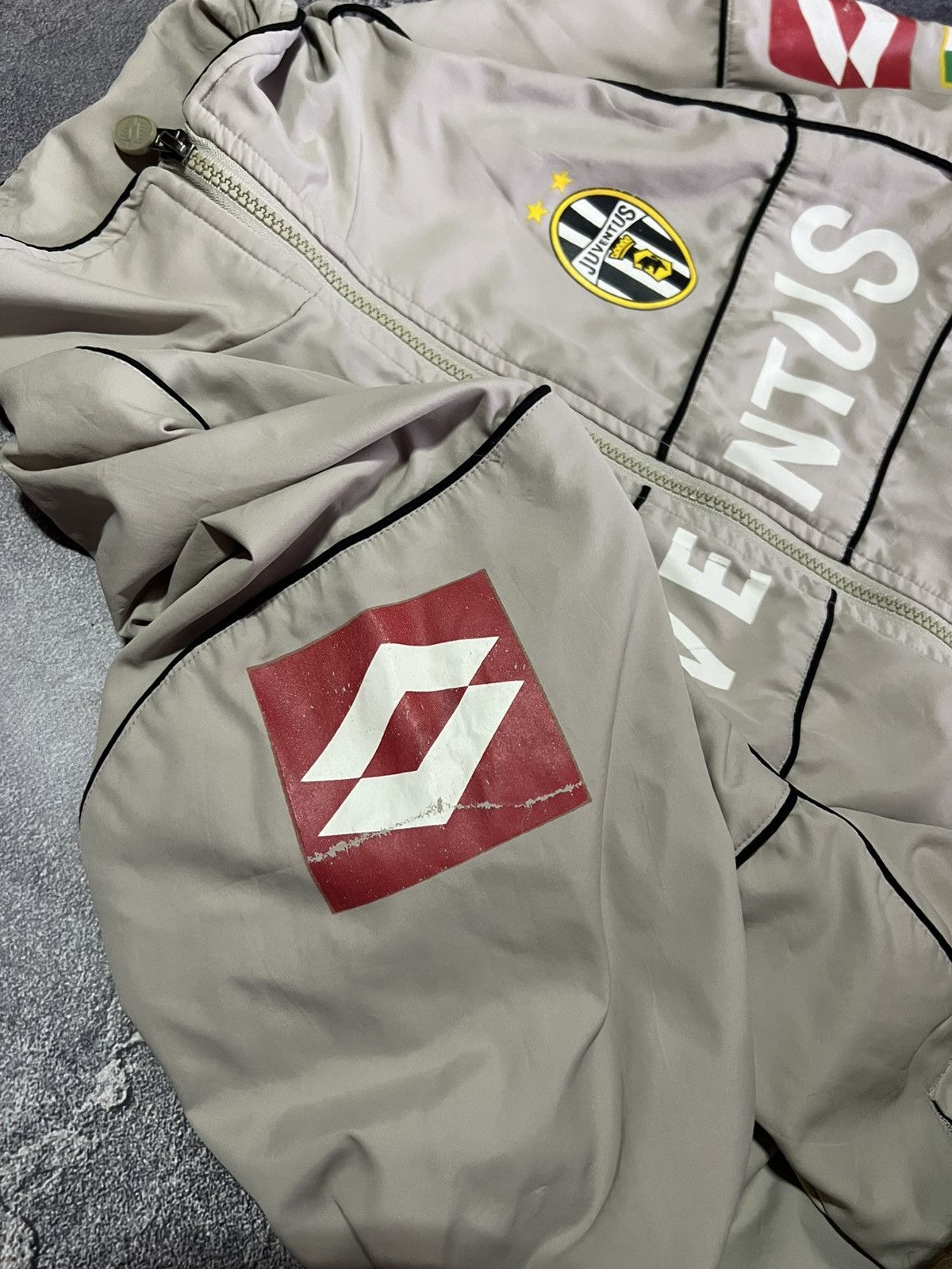 Vintage Vintage Lotto Juventus 90s Football Soccer Jacket Size US S / EU 44-46 / 1 - 3 Thumbnail