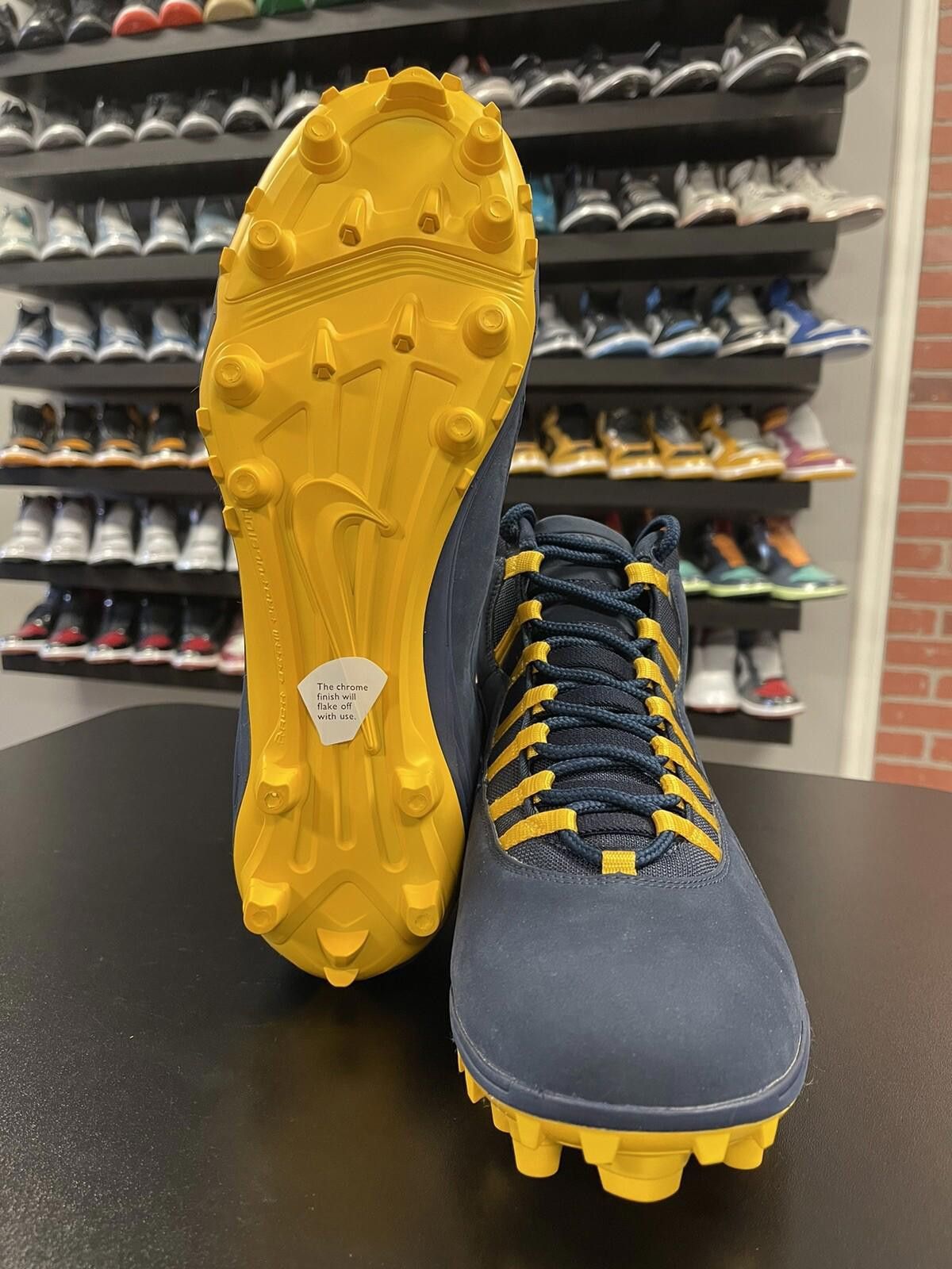 Jordan Brand Size 13 - Air Jordan 10 Michigan Wolverines PE DC1142-407 Size US 13 / EU 46 - 10 Thumbnail