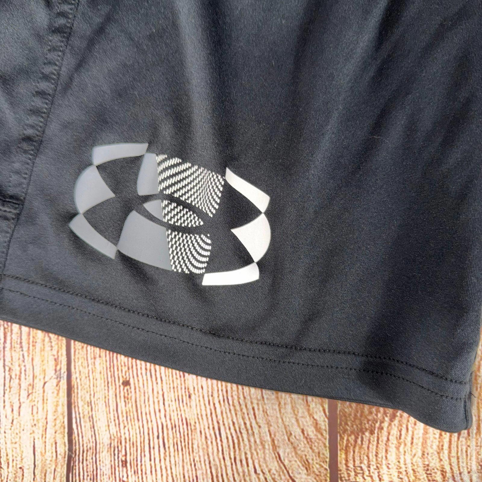 Under Armour Under Armour Youth Large Black Athletic Shorts Size US 26 / EU 42 - 2 Thumbnail