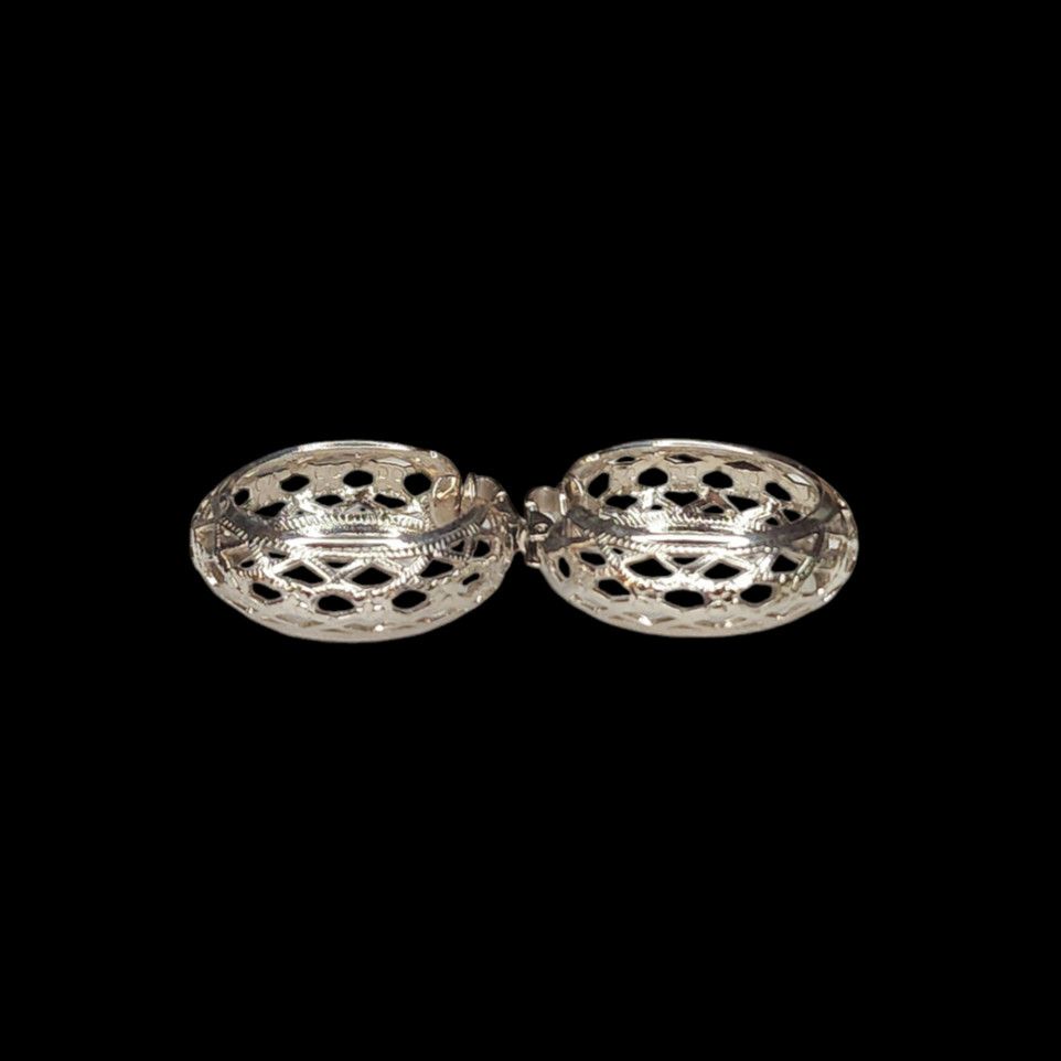 The Unbranded Brand Brazil handcrafted silvertone Filigree clip on earrings Size ONE SIZE - 6 Thumbnail