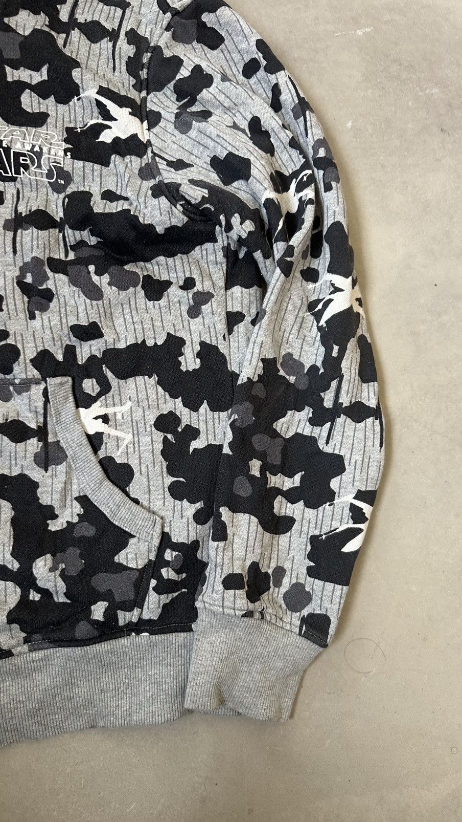 Uniqlo UNIQLO X STAR WARS FLEECE ARMY HOODIE Size US M / EU 48-50 / 2 - 4 Thumbnail