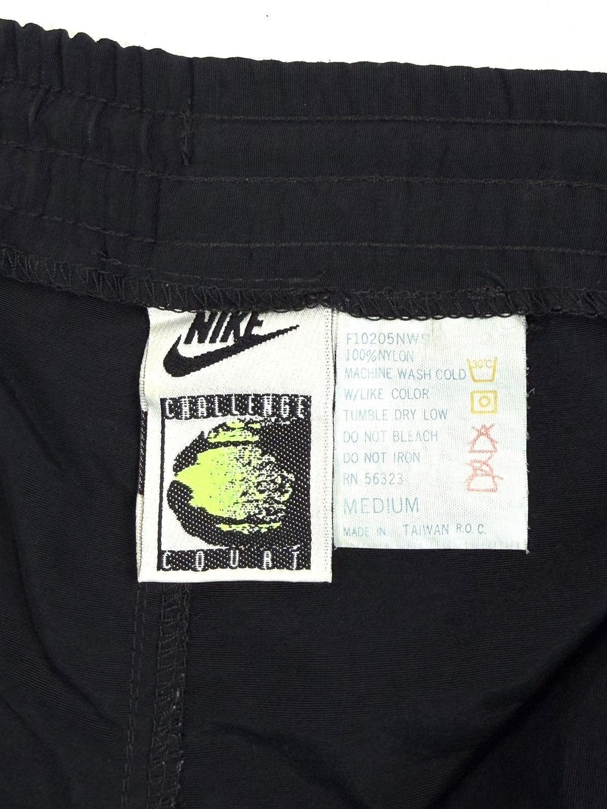 Nike 90s Nike Challange Court Andre Agassi Nylon Shorts Vintage Size US 32 / EU 48 - 10 Thumbnail
