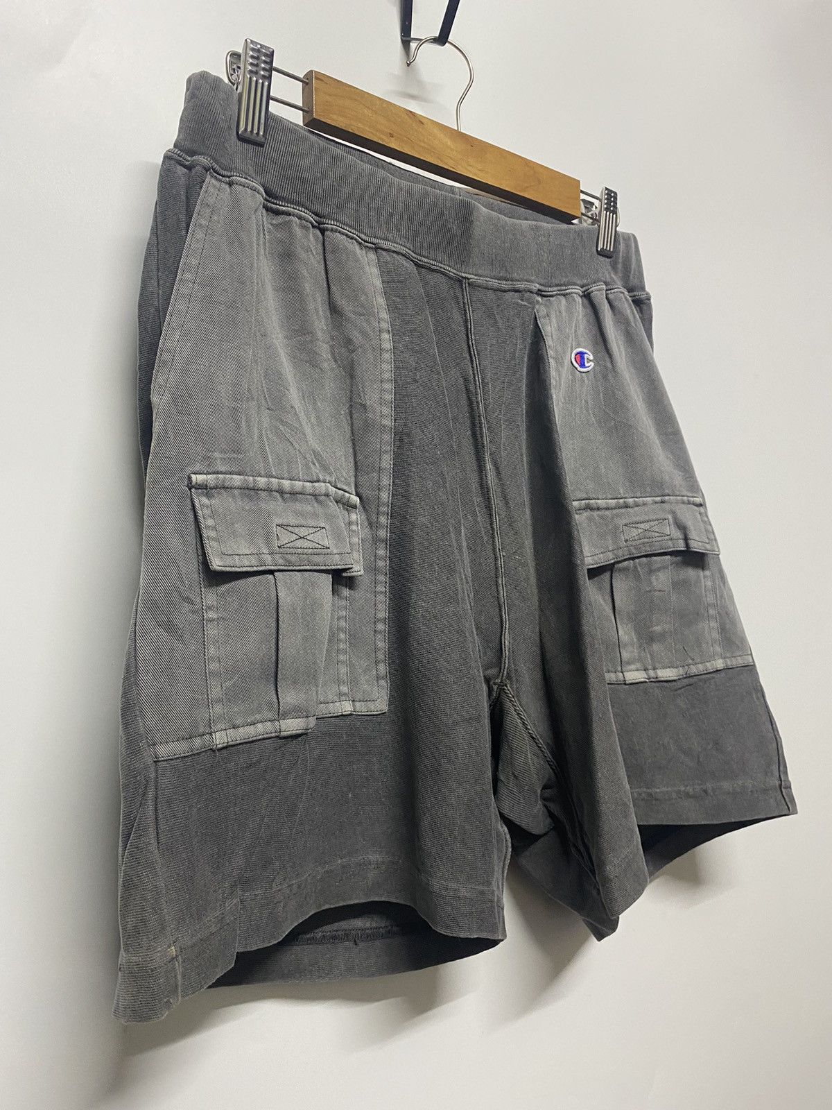 Champion × Vintage Vintage Champion Reverse Weave Shorts Pocket Mens M Size US 30 / EU 46 - 4 Thumbnail