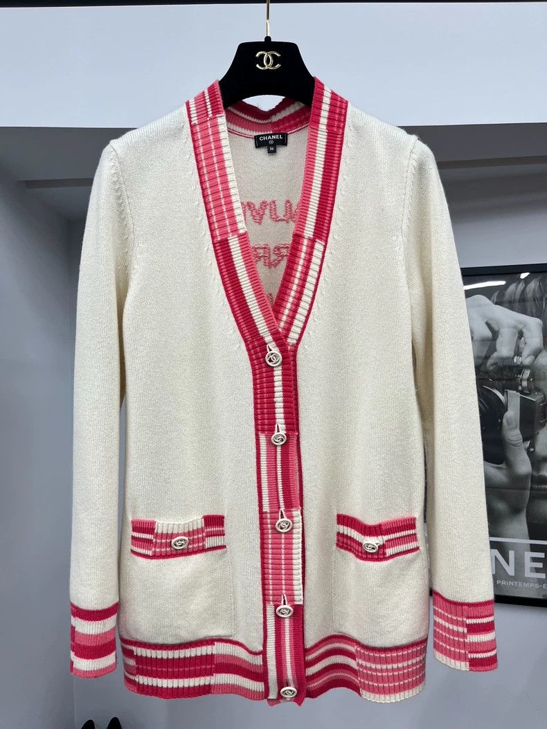 Chanel Chanel Color-blocked V-neck cashmere cardigan coat Size XS / US 0-2 / IT 36-38 - 1 Thumbnail
