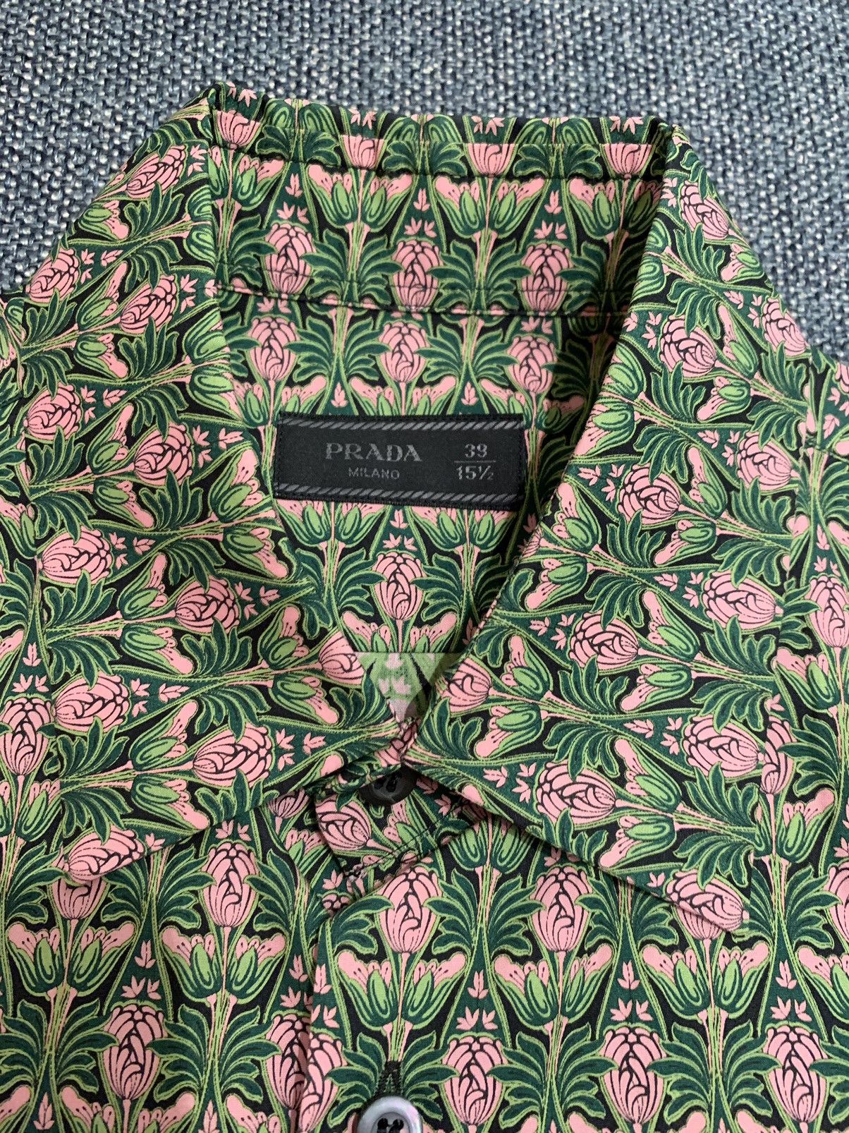 Prada Prada printed dress shirt Size US S / EU 44-46 / 1 - 4 Thumbnail