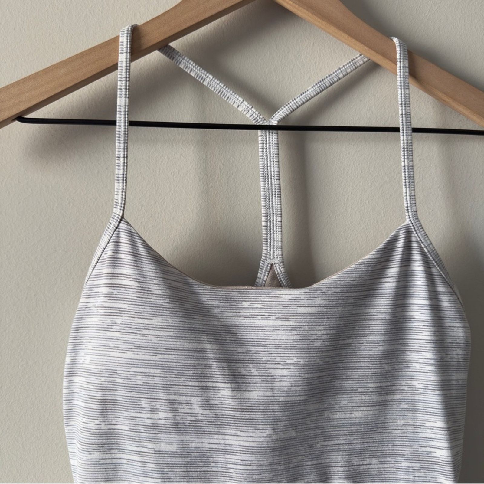 Lululemon Lululemon Power Pose Tank *Light Support For A/B Cup Wee Are Size M / US 6-8 / IT 42-44 - 6 Thumbnail