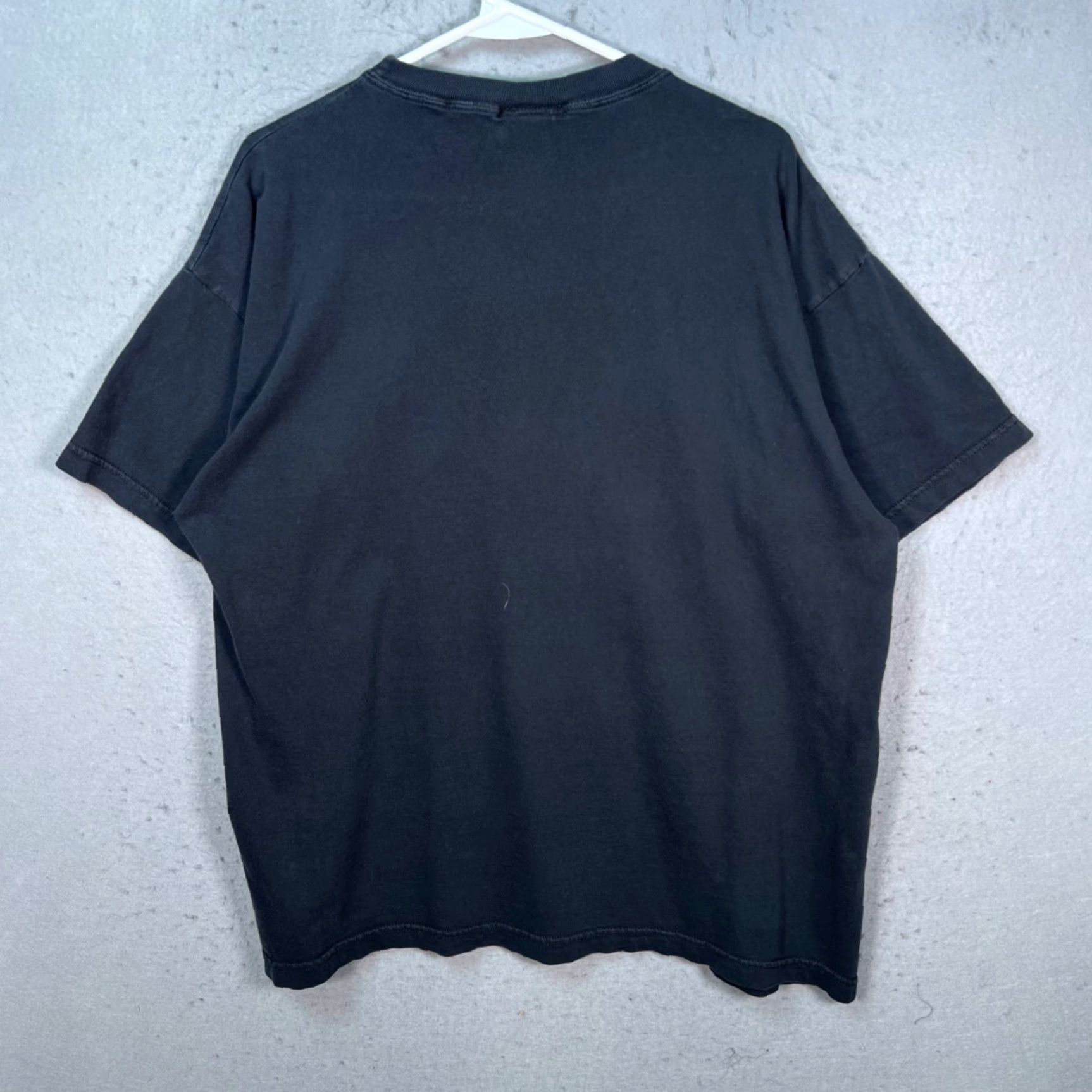 Vintage VINTAGE Warner Bros T-Shirt 90s Mens XL Black Graphic Crew Neck Short Sleeve 1990s Pop Culture Shirt Mens XL Size US XL / EU 56 / 4 - 2 Thumbnail
