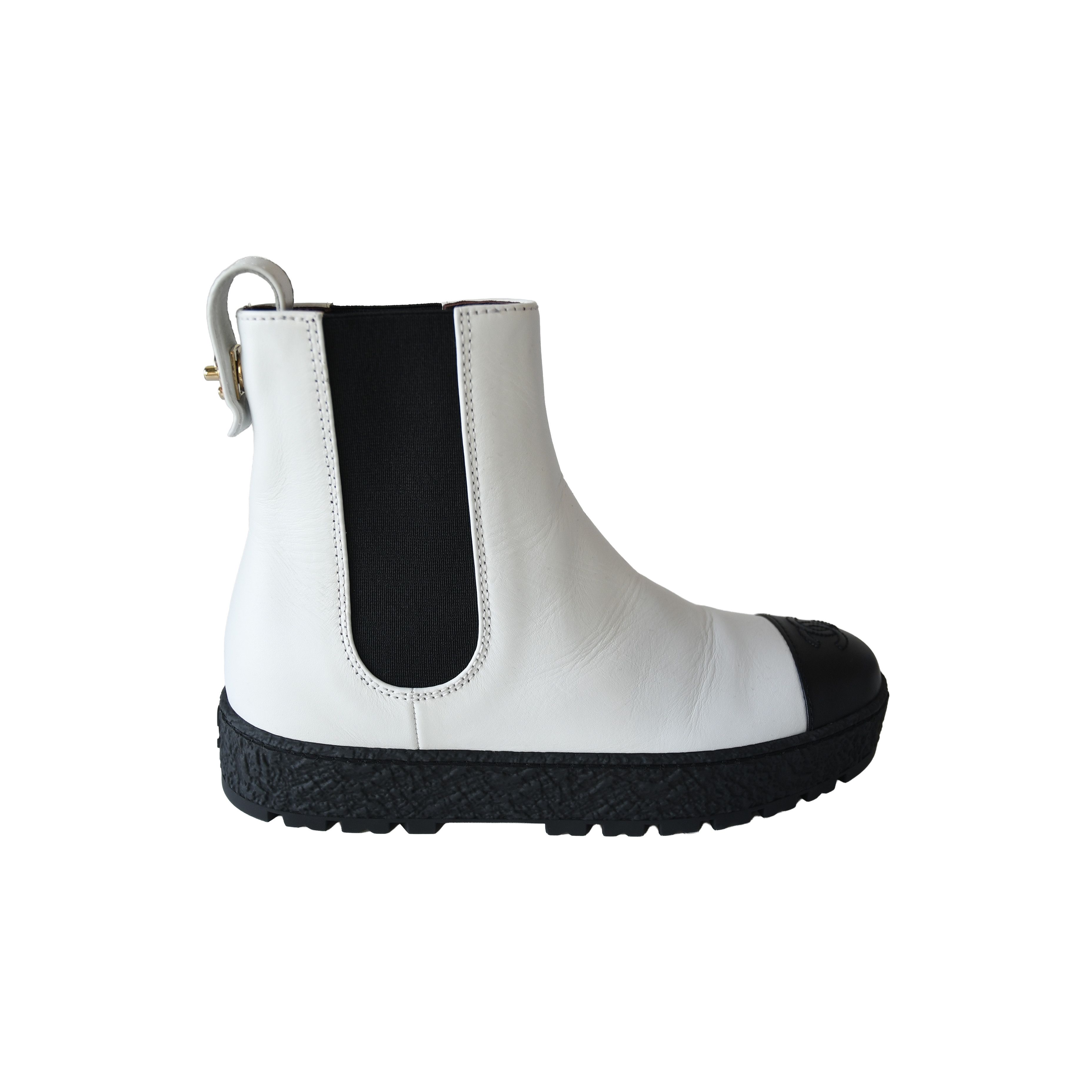 Chanel Chanel Rain Boots Ankle Boots White Black Size US 8 / IT 38 - 2 Thumbnail