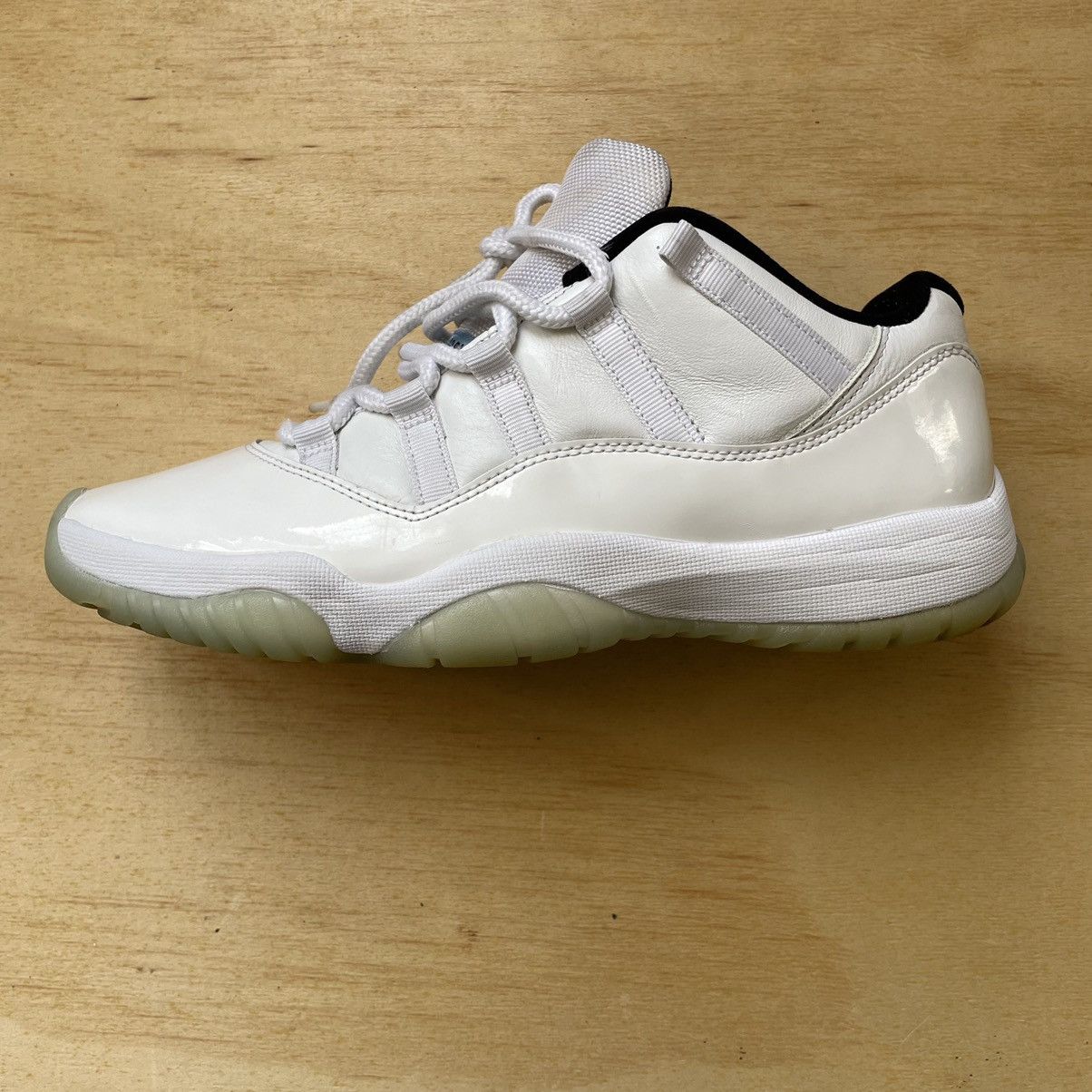 Jordan Brand Jordan 11 Low Legend Blue Size US 9.5 / EU 42-43 - 3 Thumbnail