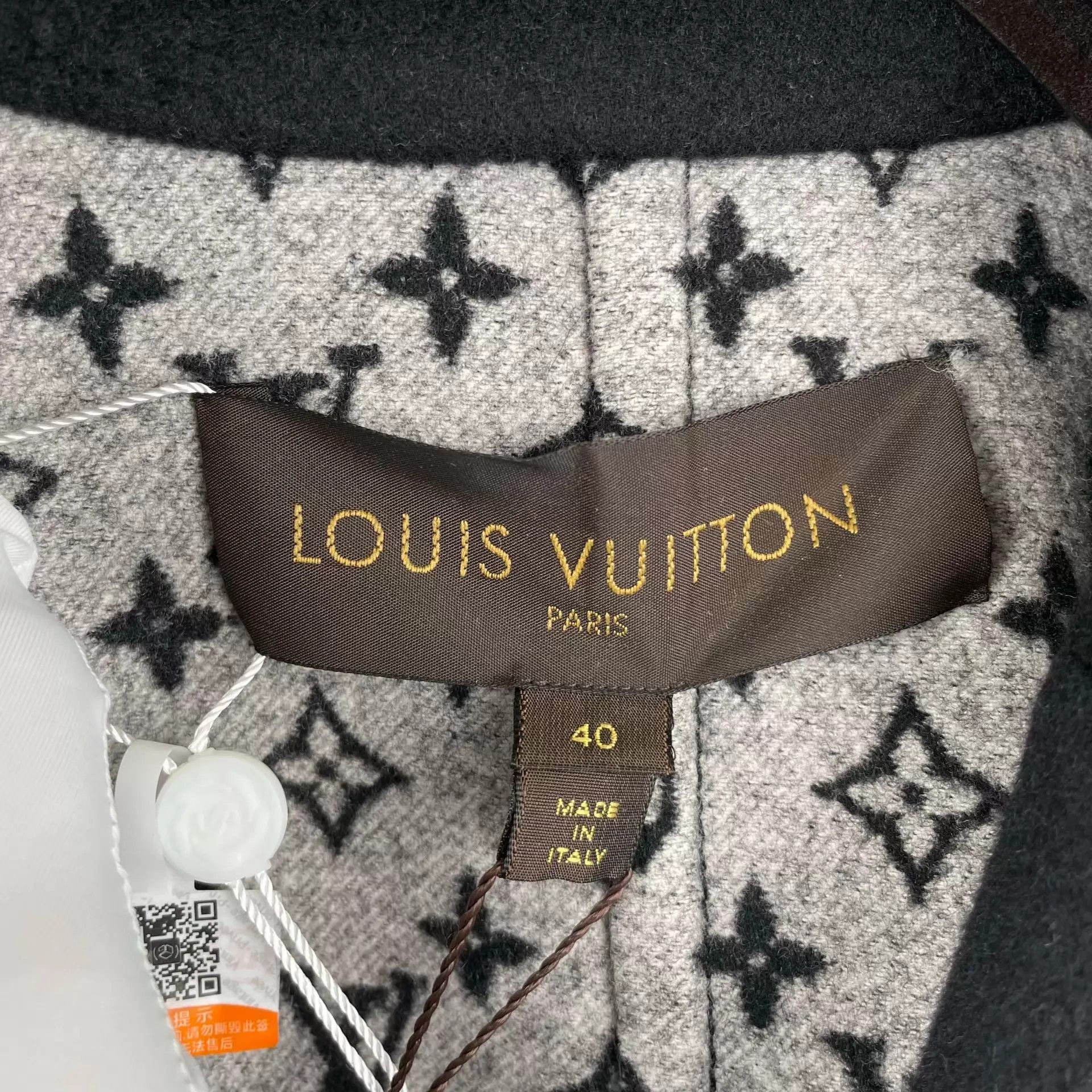 Louis Vuitton LV Black WoolCoat Full Print Lining New Tags 40 Size M / US 6-8 / IT 42-44 - 4 Thumbnail