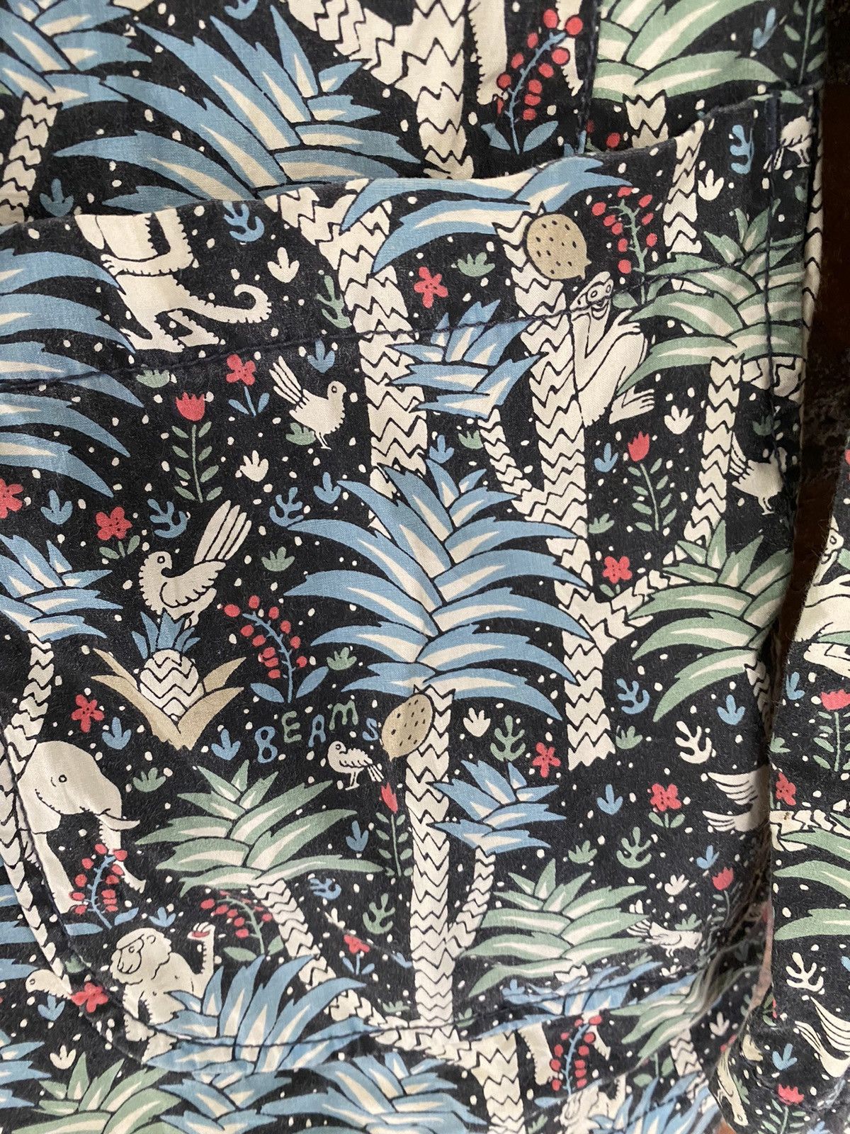 Beams Plus 2000s Beams Multi pop animal jungle print light jacket Size US S / EU 44-46 / 1 - 10 Thumbnail