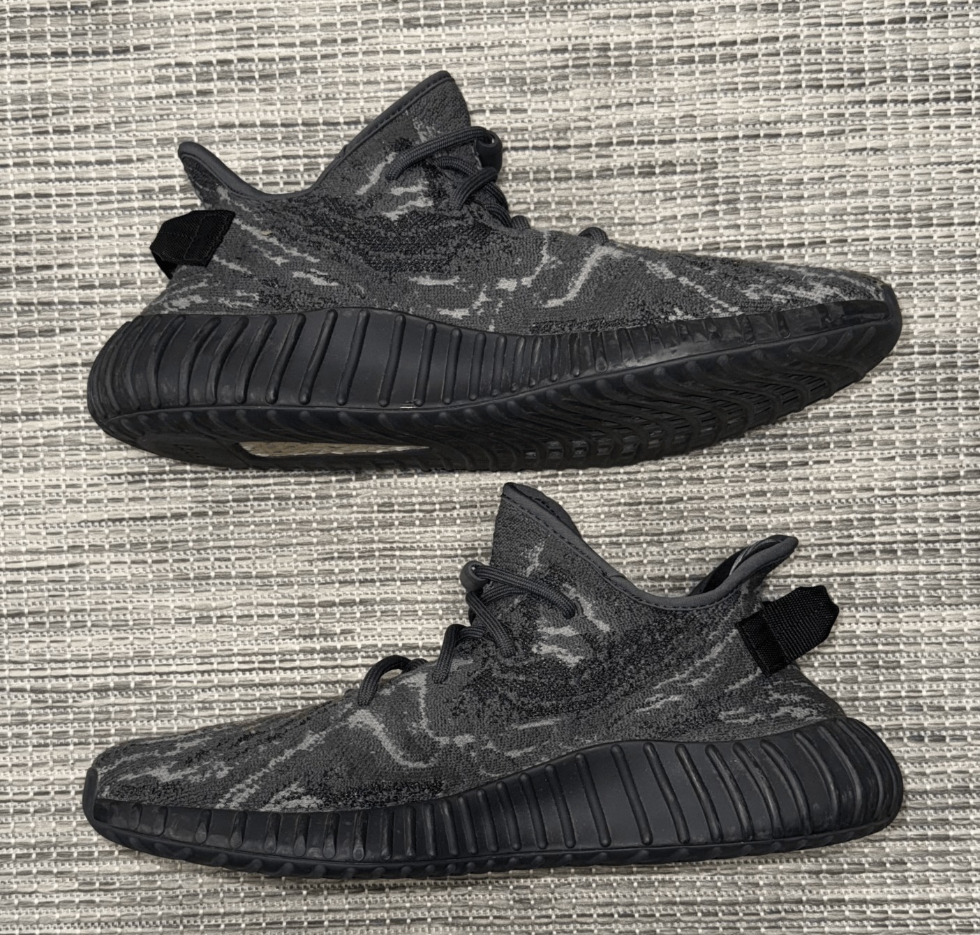 Yeezy Adidas Yeezy 350 V2 "MX Dark Salt" Size US 11 / EU 44 - 2 Thumbnail