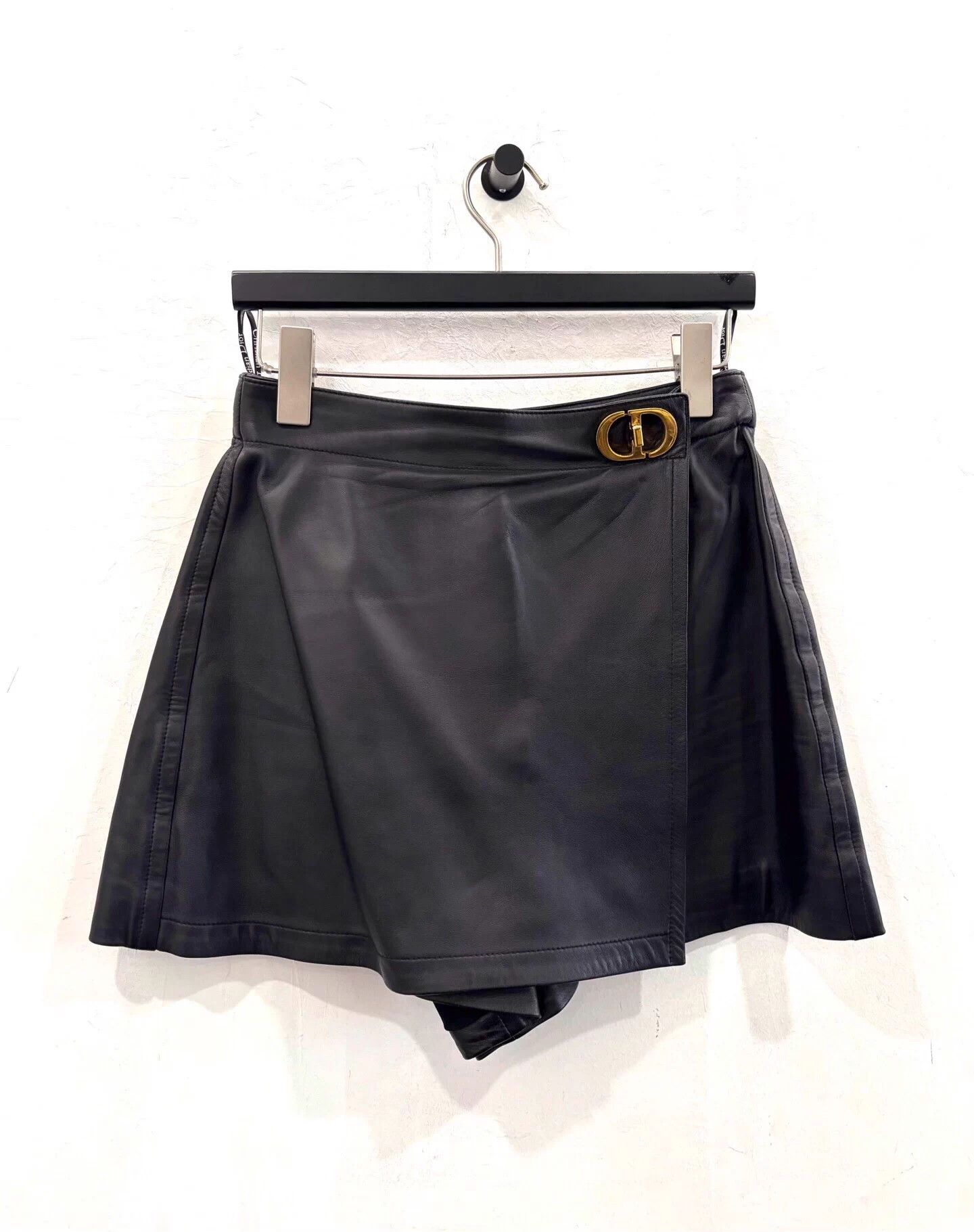 Dior Dior gold CD buckle women's black leather skirt Size 26" / US 2 / IT 38 - 1 Thumbnail