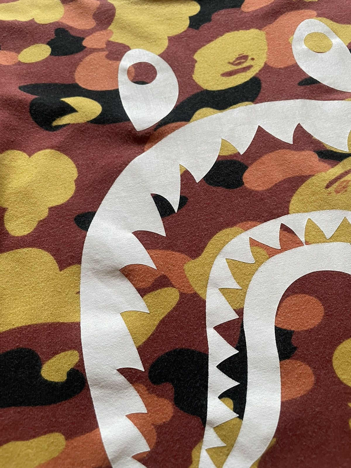 Bape 1st Camo Shark Long Sleeve Tee Size US S / EU 44-46 / 1 - 4 Thumbnail