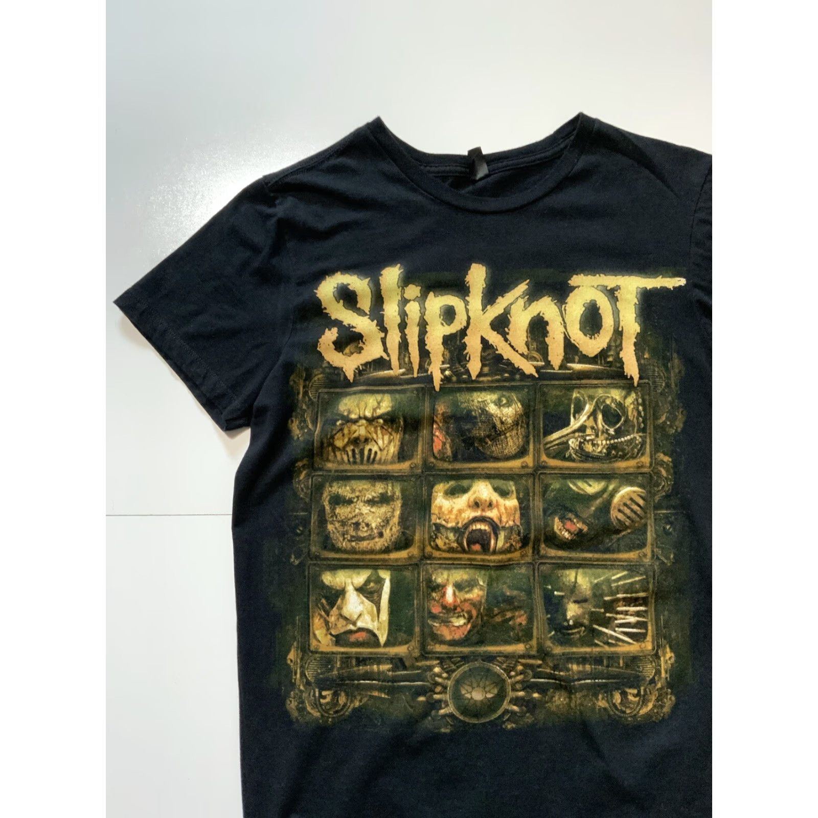 Vintage VINTAGE Slipknot Mask Heavy Metal Rock Nu Alternative Band Punk Emo Goth Black T-Shirt M Mens Bay Island Regular Size Black Size US M / EU 48-50 / 2 - 3 Thumbnail