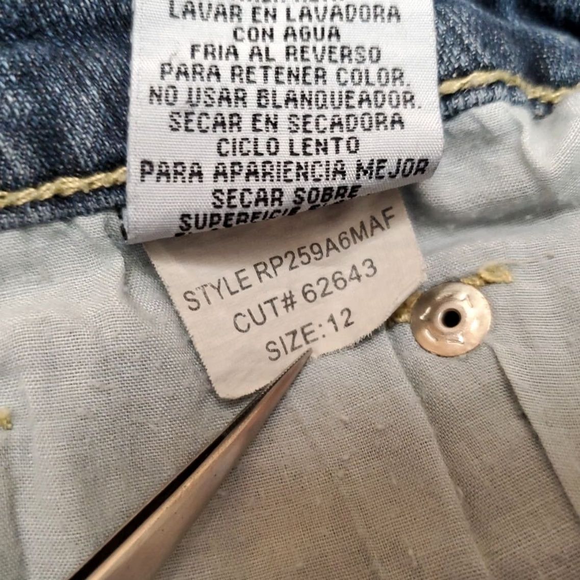 Vintage Common Genes Jeans Womens 12 Bootcut Denim Blue 34x32 Zip Pockets Belt Loops Spandex Cotton Medium Inseam 32 USA Mens Womens Boys Girls Size 34" / US 12 / IT 48 - 6 Thumbnail